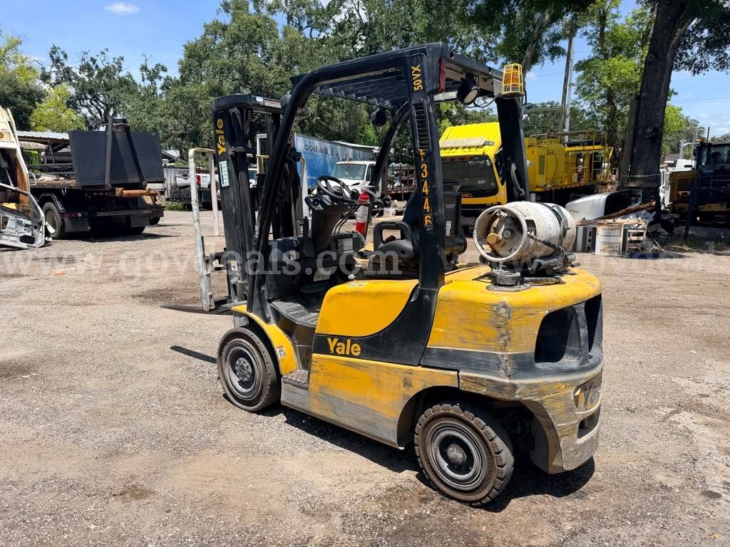 Yale GLP050VX Forklift Yale GLP050VX Forklift B875V134461 Government Surplus Auction - Photo #2