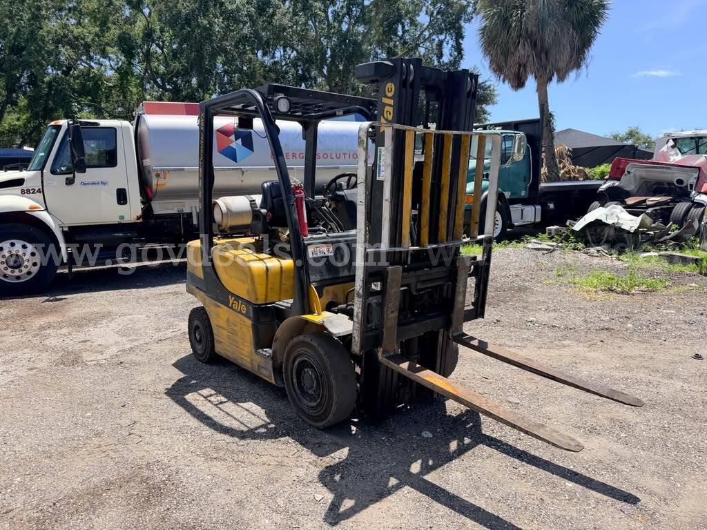 Yale GLP050VX Forklift Yale GLP050VX Forklift B875V134461 Government Surplus Auction - Photo #4