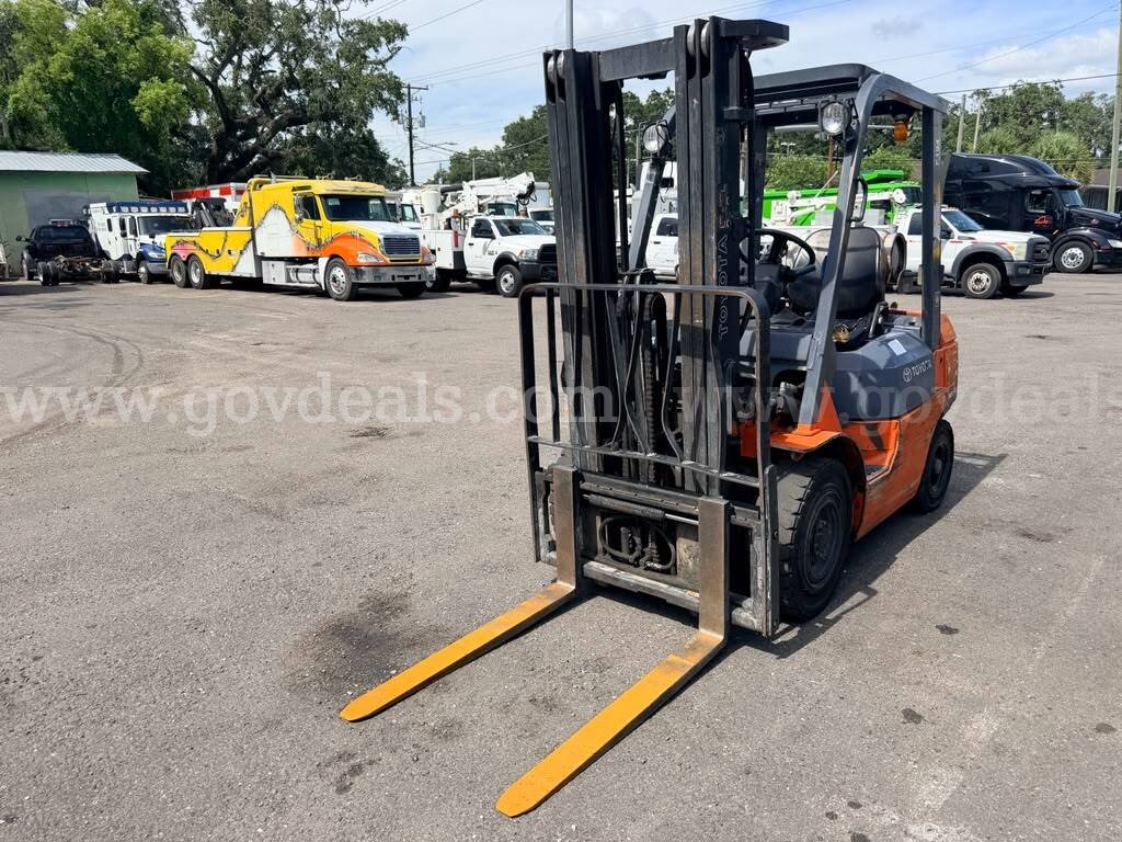 Toyota 7FGU25 Forklift