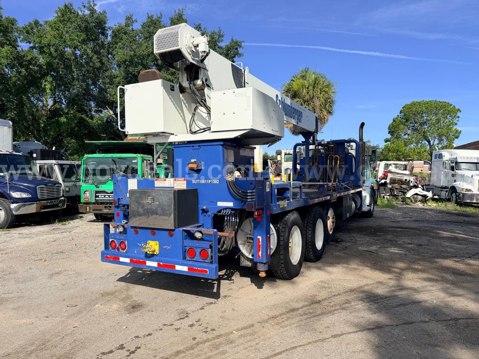 2011 Peterbilt 367 Tri/A Boom Truck Peterbilt 367 Government Surplus Auction - Photo #3
