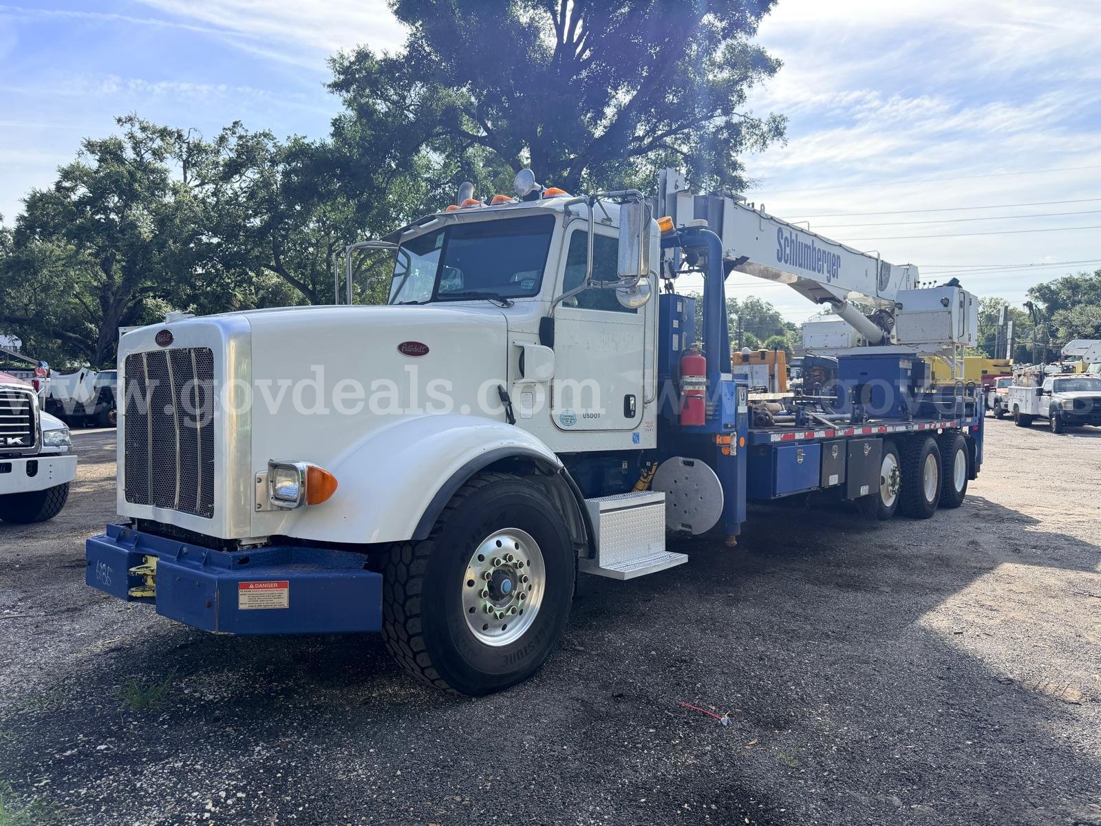 2011 Peterbilt 367 Tri/A Boom Truck Peterbilt 367 Government Surplus Auction - Photo #4