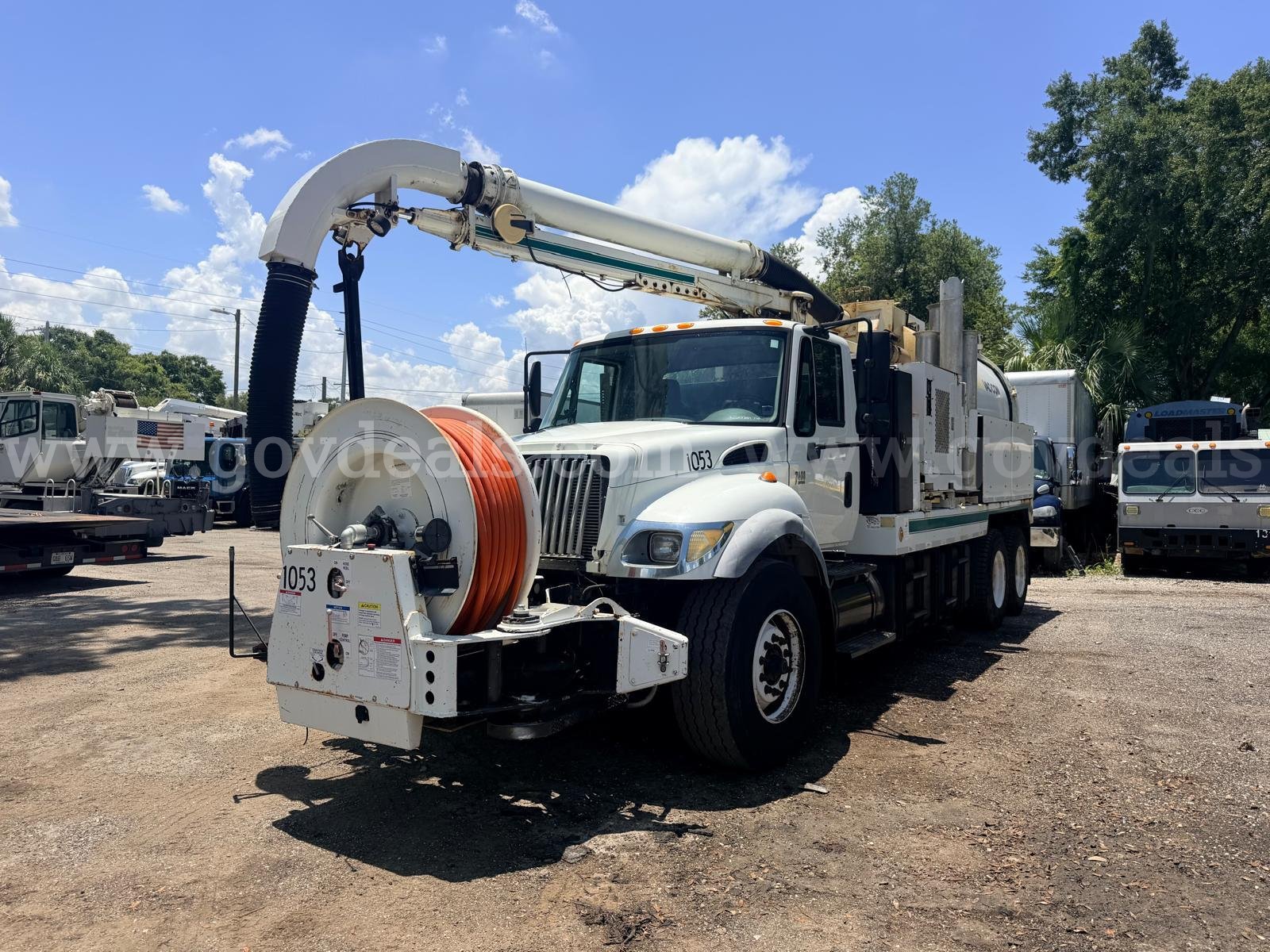 2007 International 7400 SFA 6x4 T/A Vacuum Truck International 7400 Government Surplus Auction - Primary Photo