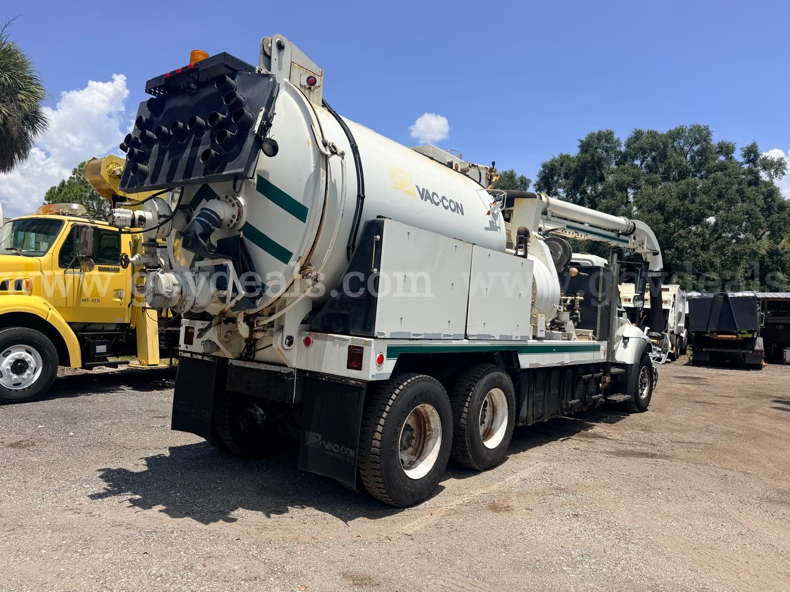 2007 International 7400 SFA 6x4 T/A Vacuum Truck International 7400 Government Surplus Auction - Photo #3
