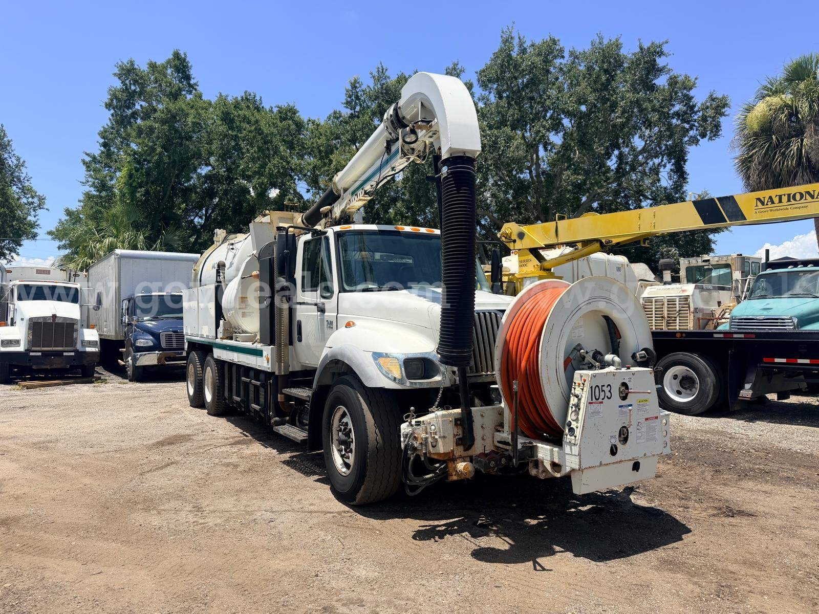 2007 International 7400 SFA 6x4 T/A Vacuum Truck International 7400 Government Surplus Auction - Photo #4