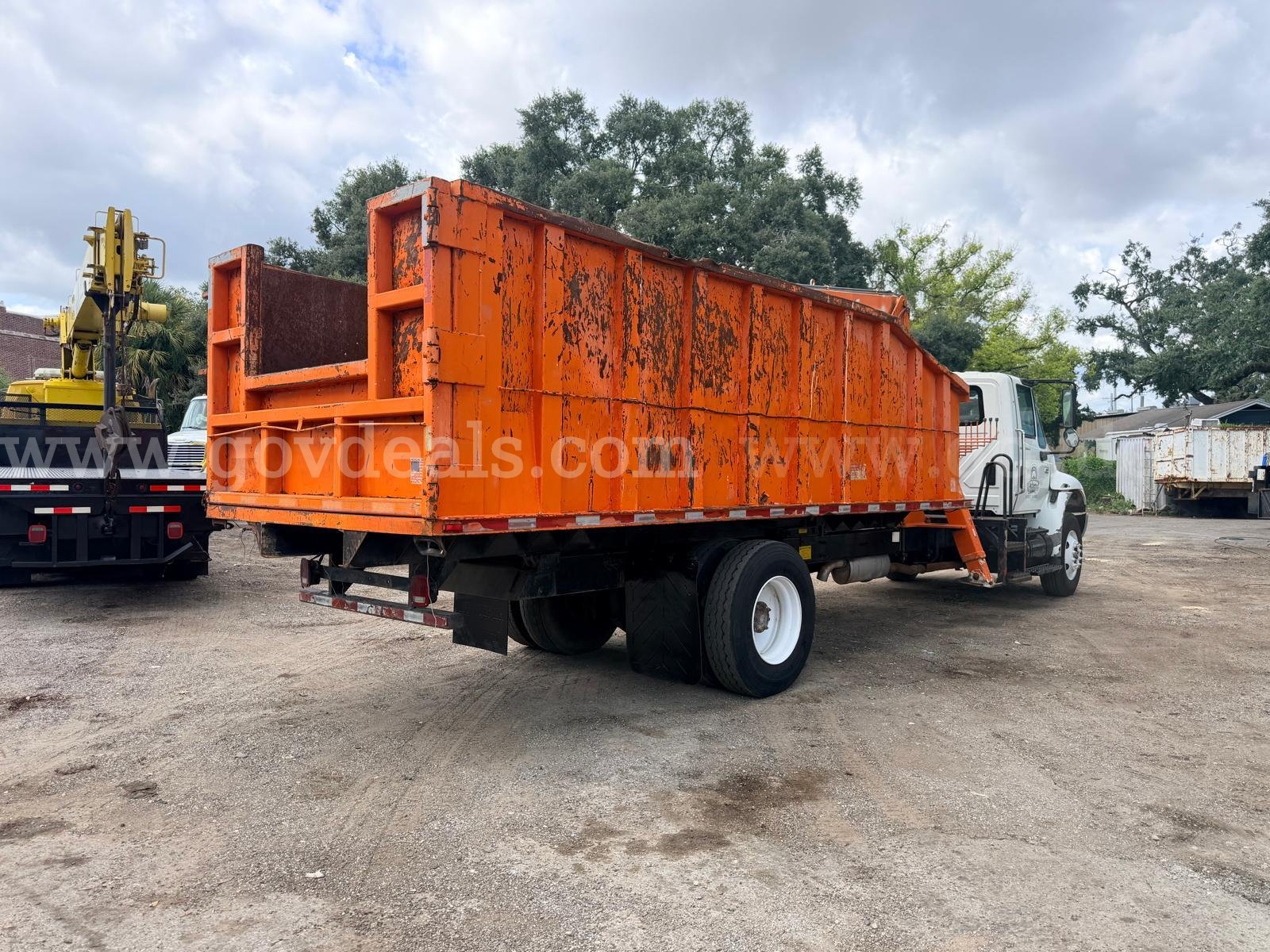 2006 International 4400 International 4400 Government Surplus Auction - Photo #3