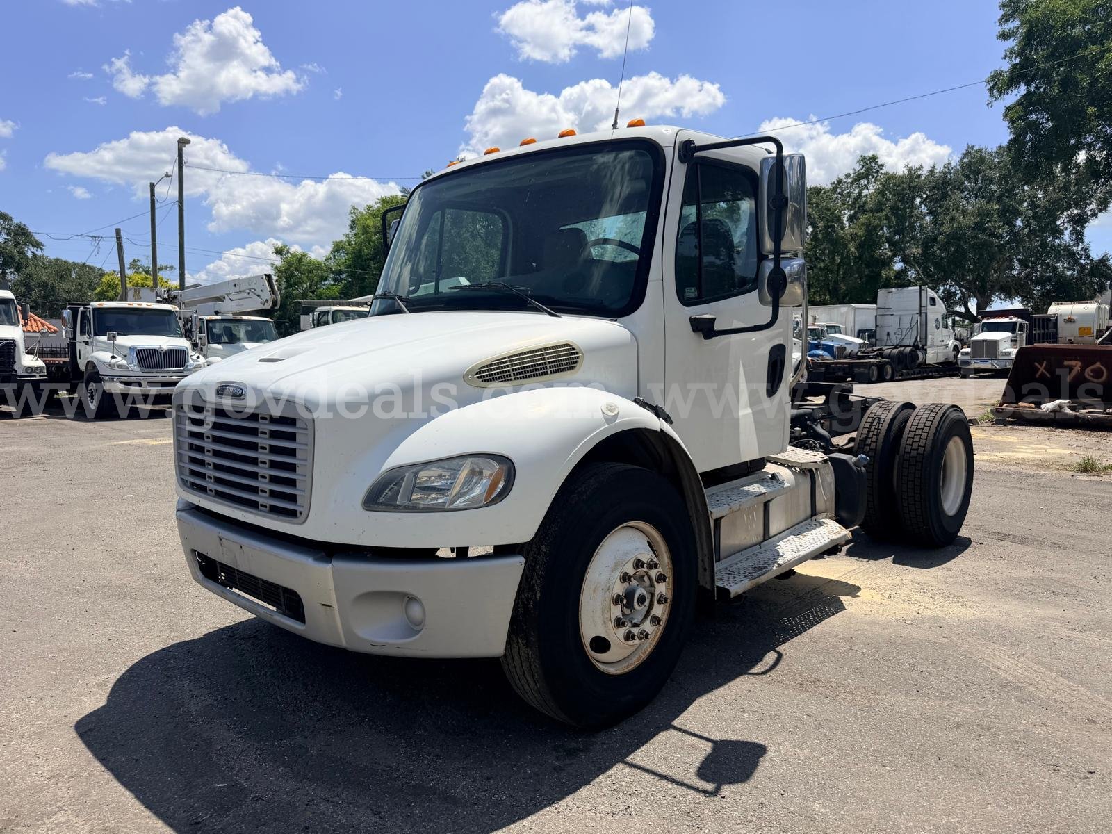 2014 Freightliner M2 106 Freightliner 106 Government Surplus Auction - Primary Photo