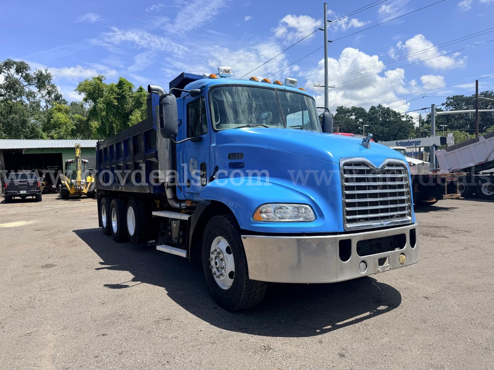 2000 Mack CX613 Vision Mack CX613 Government Surplus Auction - Photo #2
