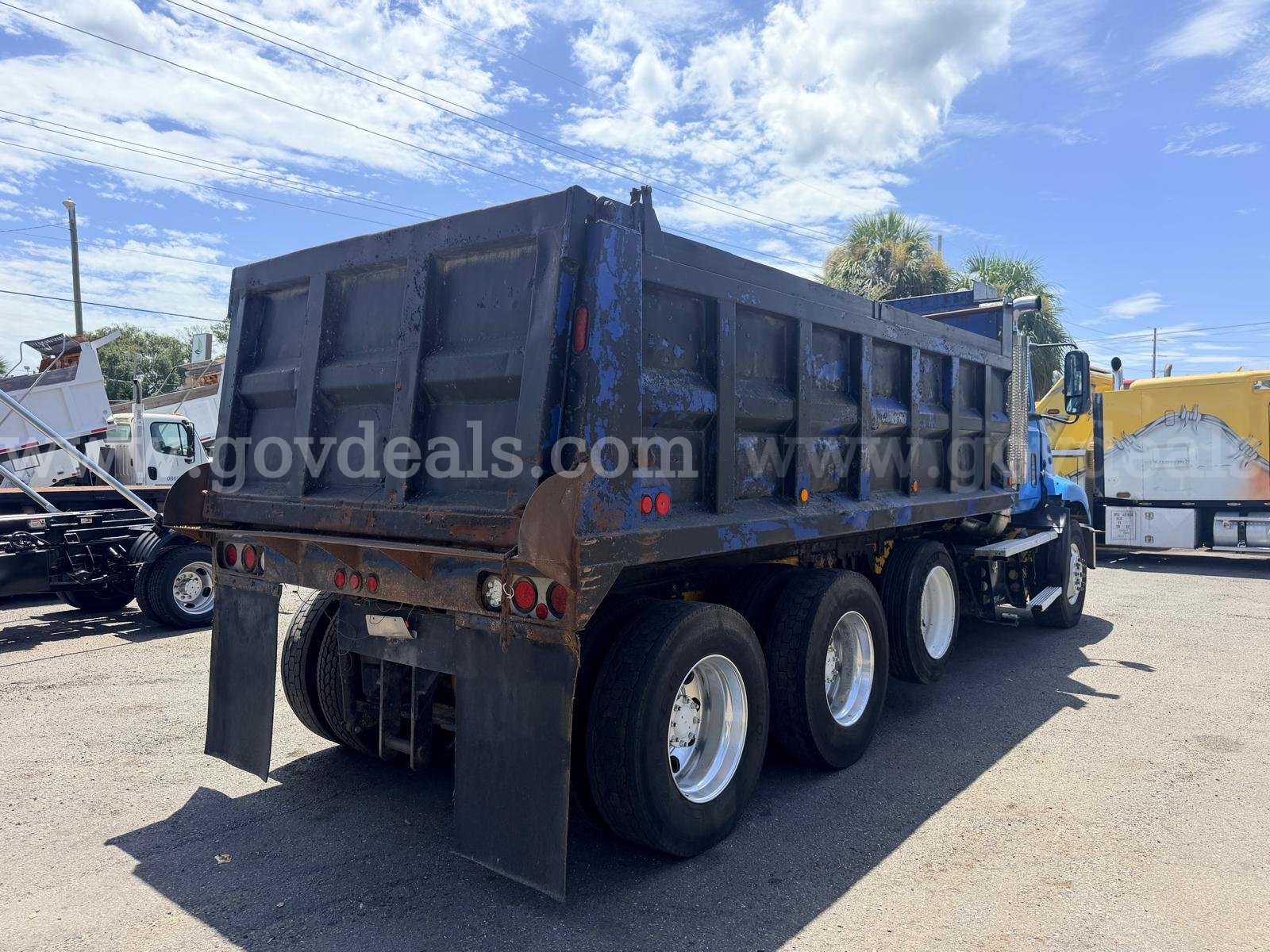 2000 Mack CX613 Vision Mack CX613 Government Surplus Auction - Photo #3
