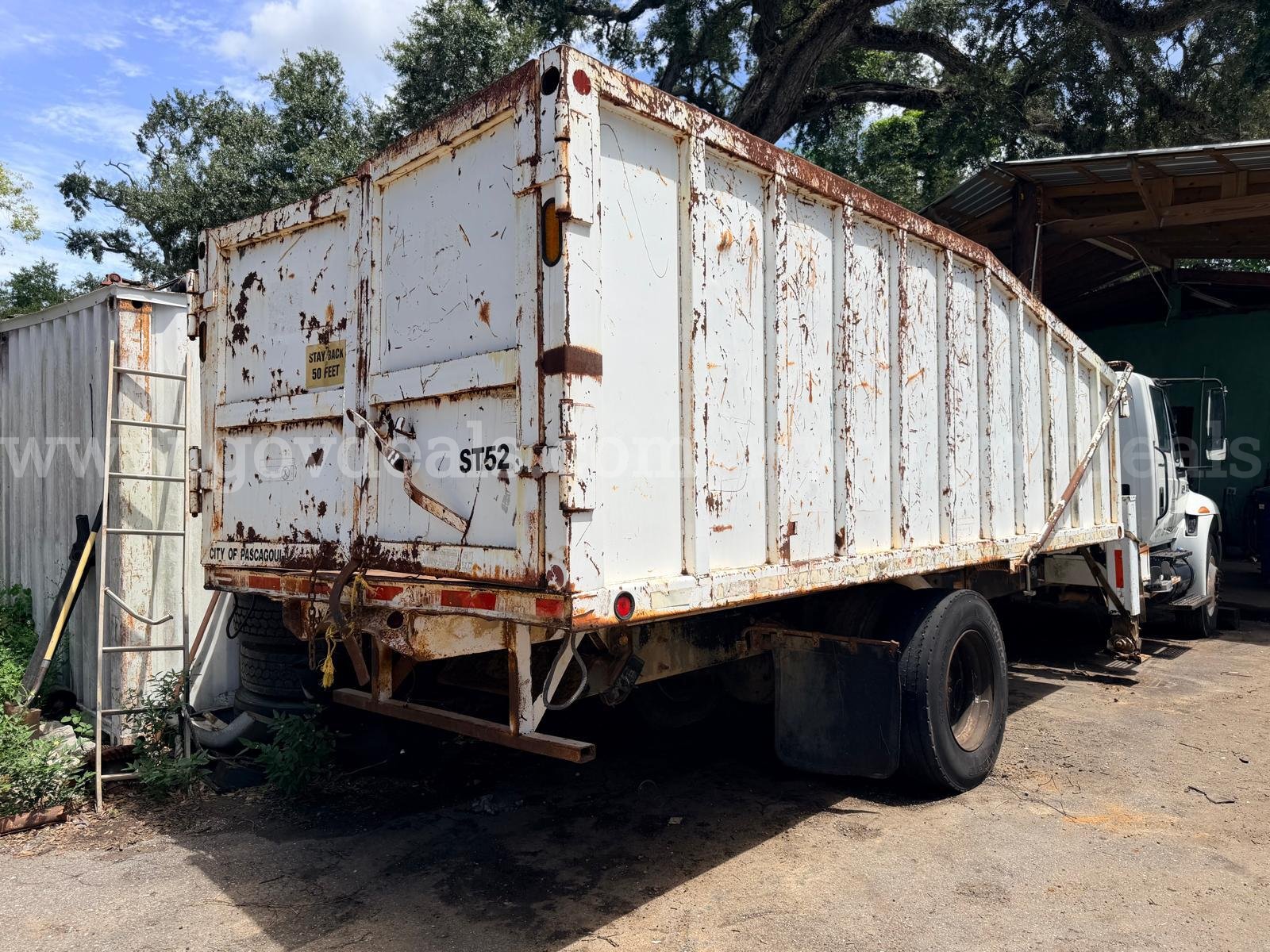 2005 International 4300 International 4300 Government Surplus Auction - Photo #2
