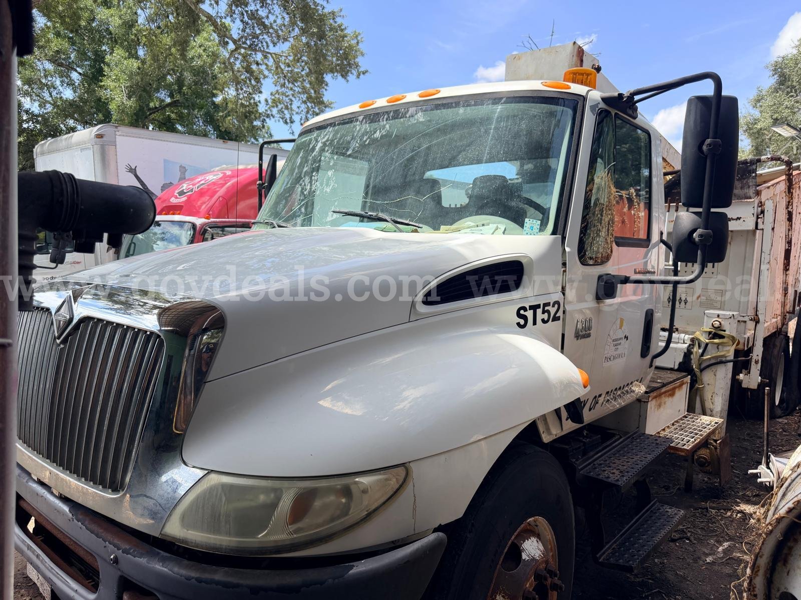 2005 International 4300 International 4300 Government Surplus Auction - Photo #5