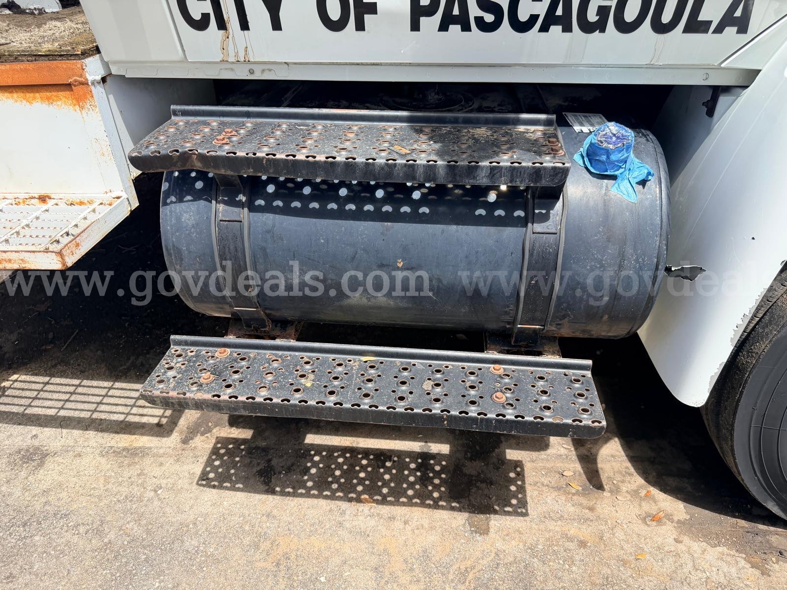 2005 International 4300 International 4300 Government Surplus Auction - Photo #6