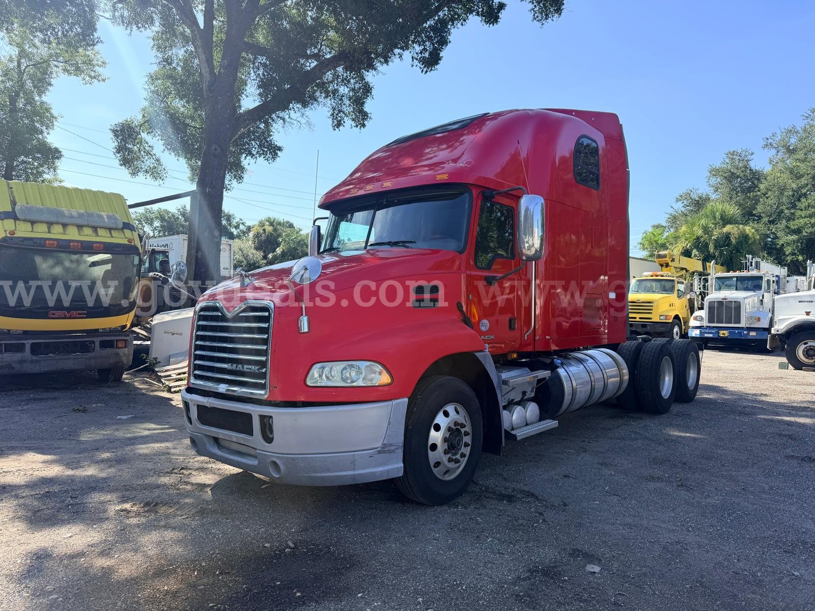 2016 Mack CXU613 Mack CXU613 Government Surplus Auction - Primary Photo