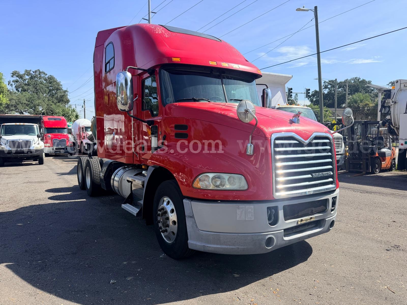 2016 Mack CXU613 Mack CXU613 Government Surplus Auction - Photo #2