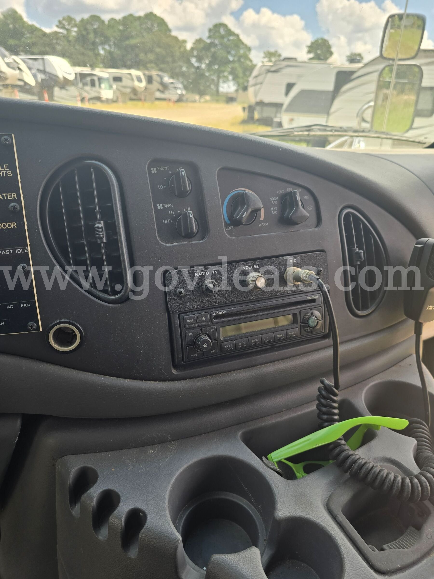 2005 Ford Econoline E-450 25 Passenger Bus **Low miles** Ford 450 Government Surplus Auction - Photo #2