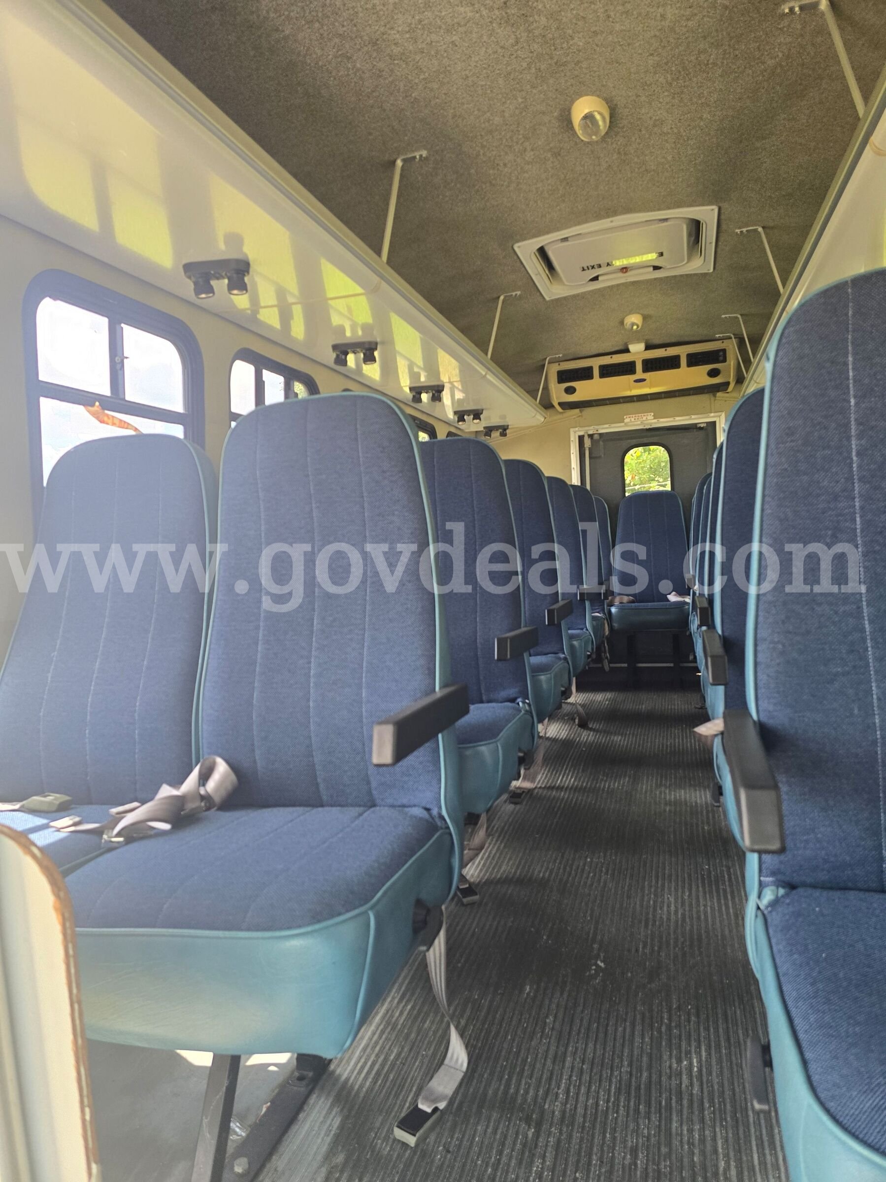 2005 Ford Econoline E-450 25 Passenger Bus **Low miles** Ford 450 Government Surplus Auction - Photo #4