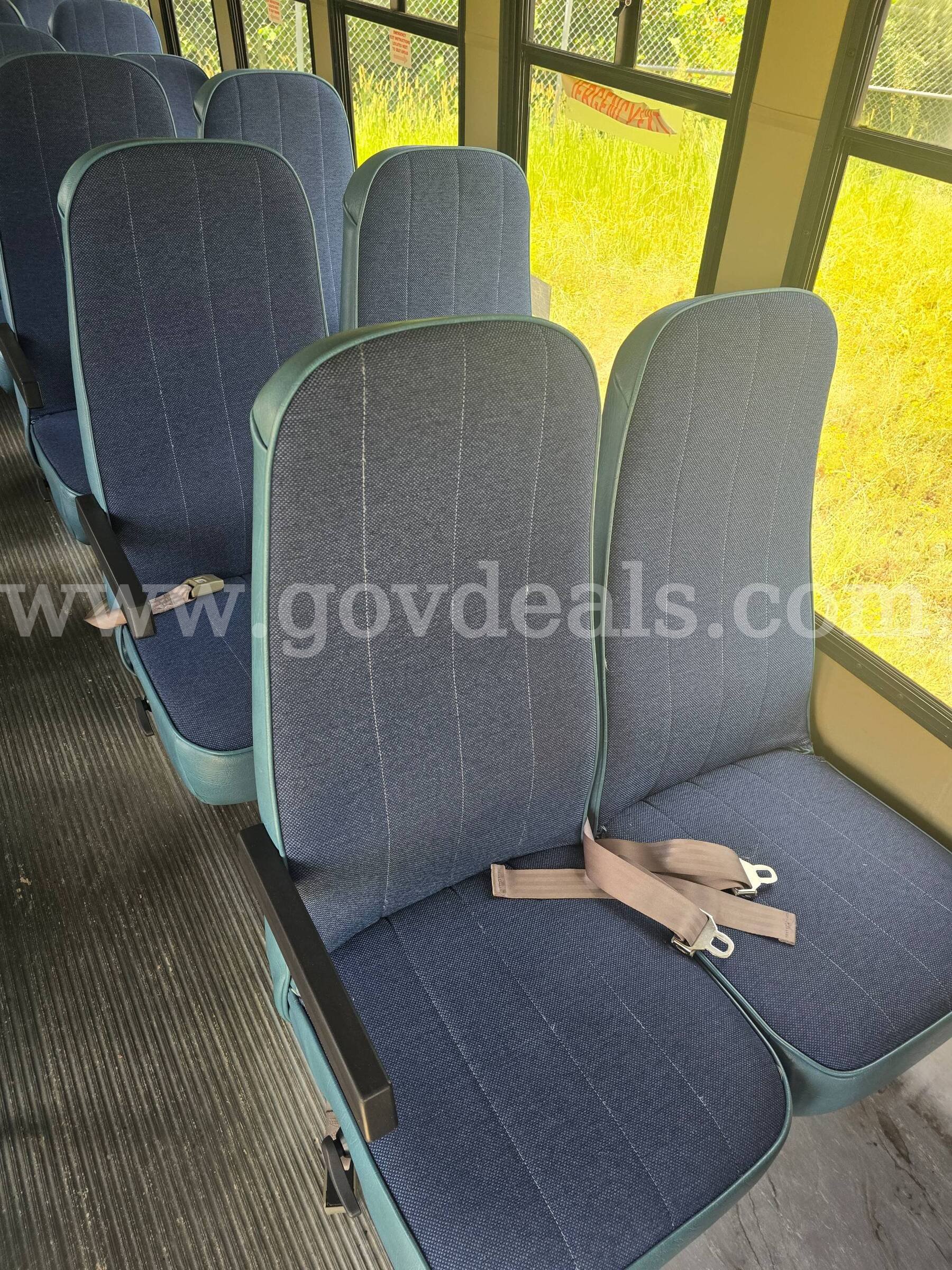 2005 Ford Econoline E-450 25 Passenger Bus **Low miles** Ford 450 Government Surplus Auction - Photo #5