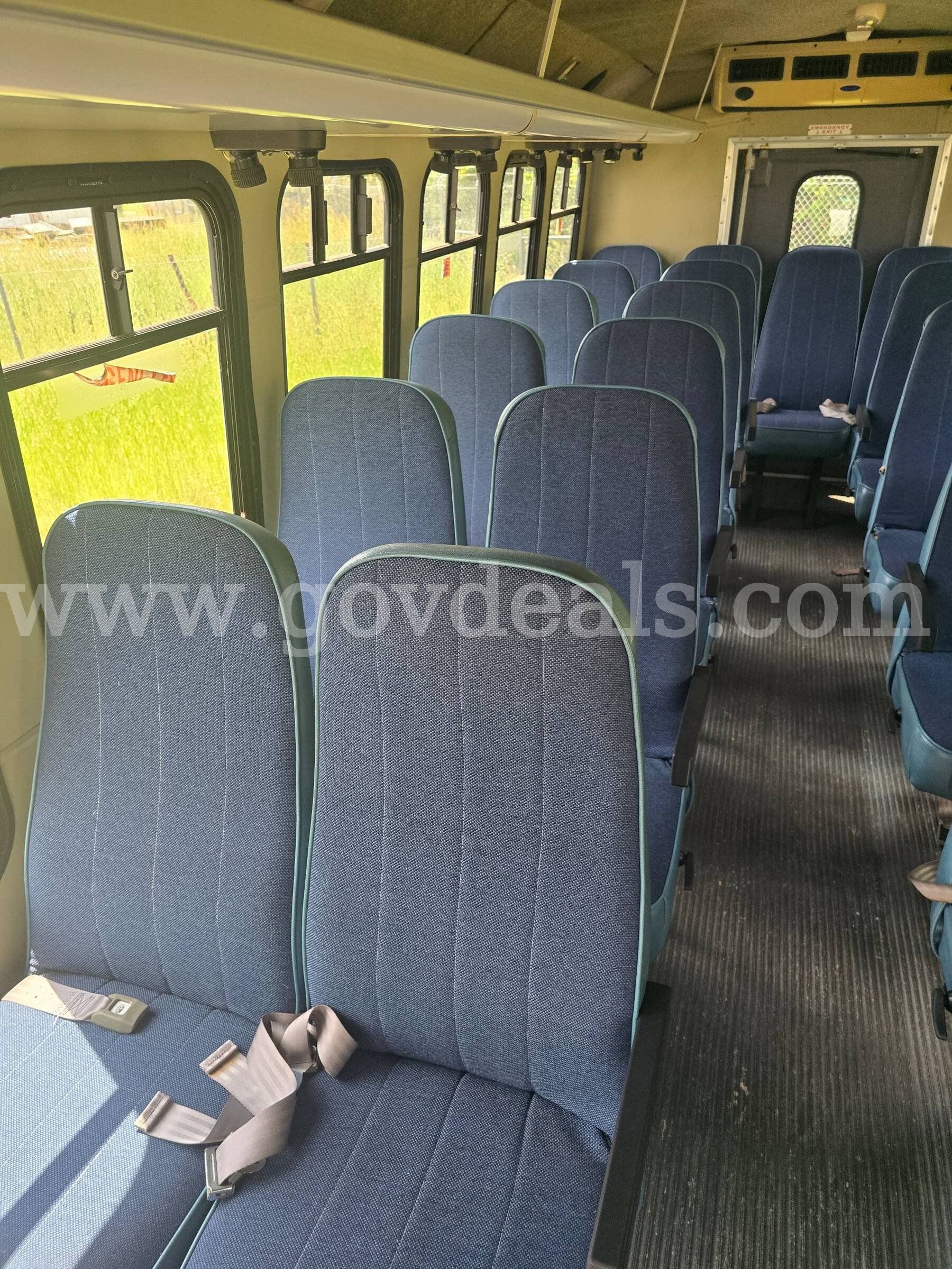 2005 Ford Econoline E-450 25 Passenger Bus **Low miles** Ford 450 Government Surplus Auction - Photo #6