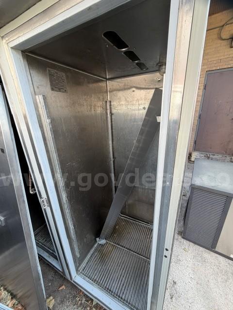 Two door fridge Hobart 0F1 Government Surplus Auction - Photo #4