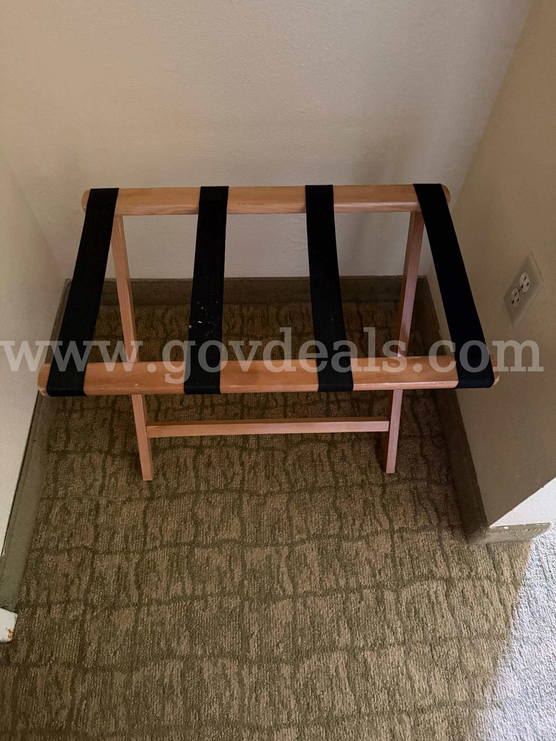 Lot of 72 Folding Luggage Racks   Government Surplus Auction - Photo #2