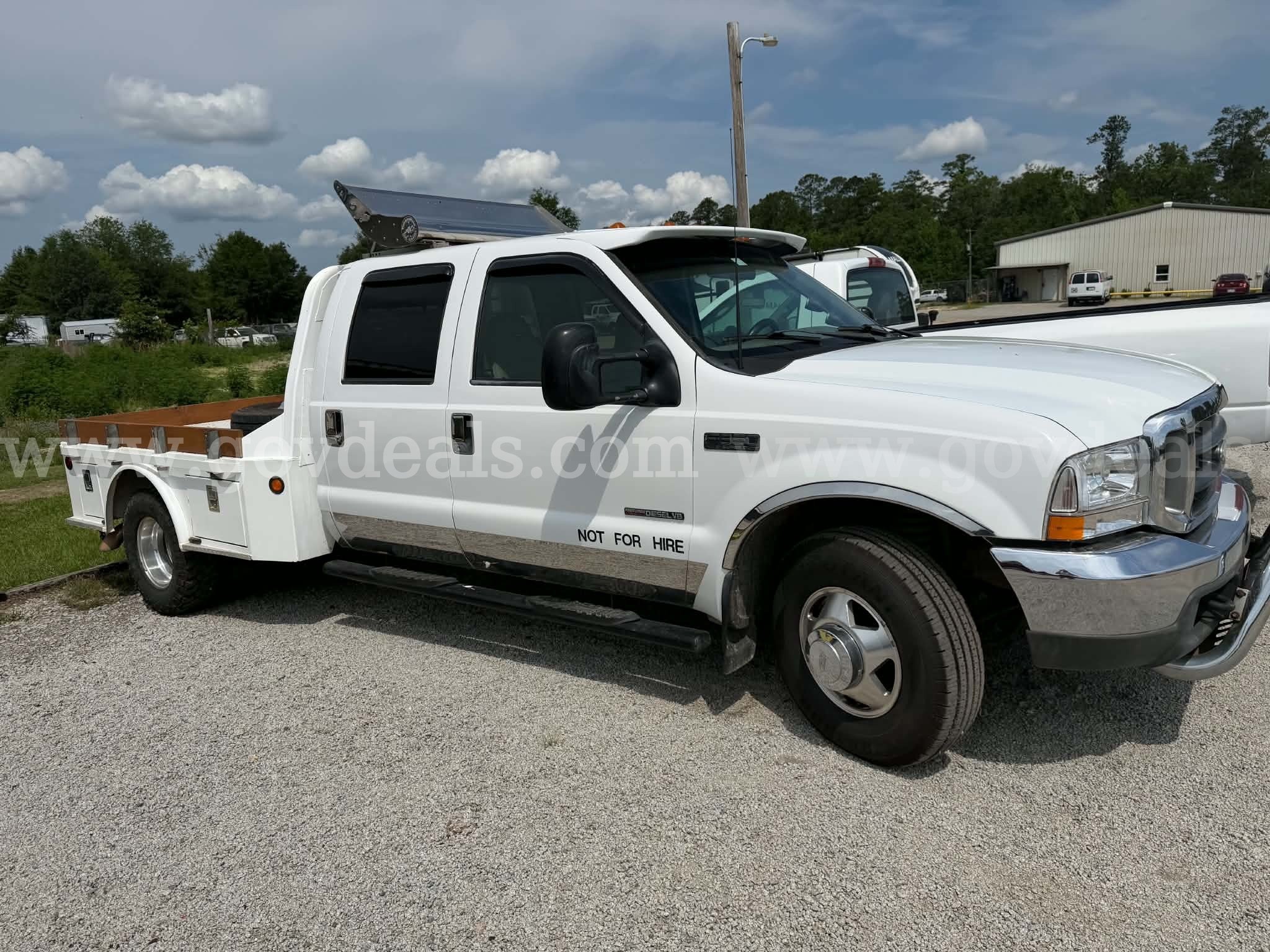 2000 Ford F-350 SD XLT Crew Cab Short Bed 2WD DRW Ford F-350 Government Surplus Auction - Photo #6