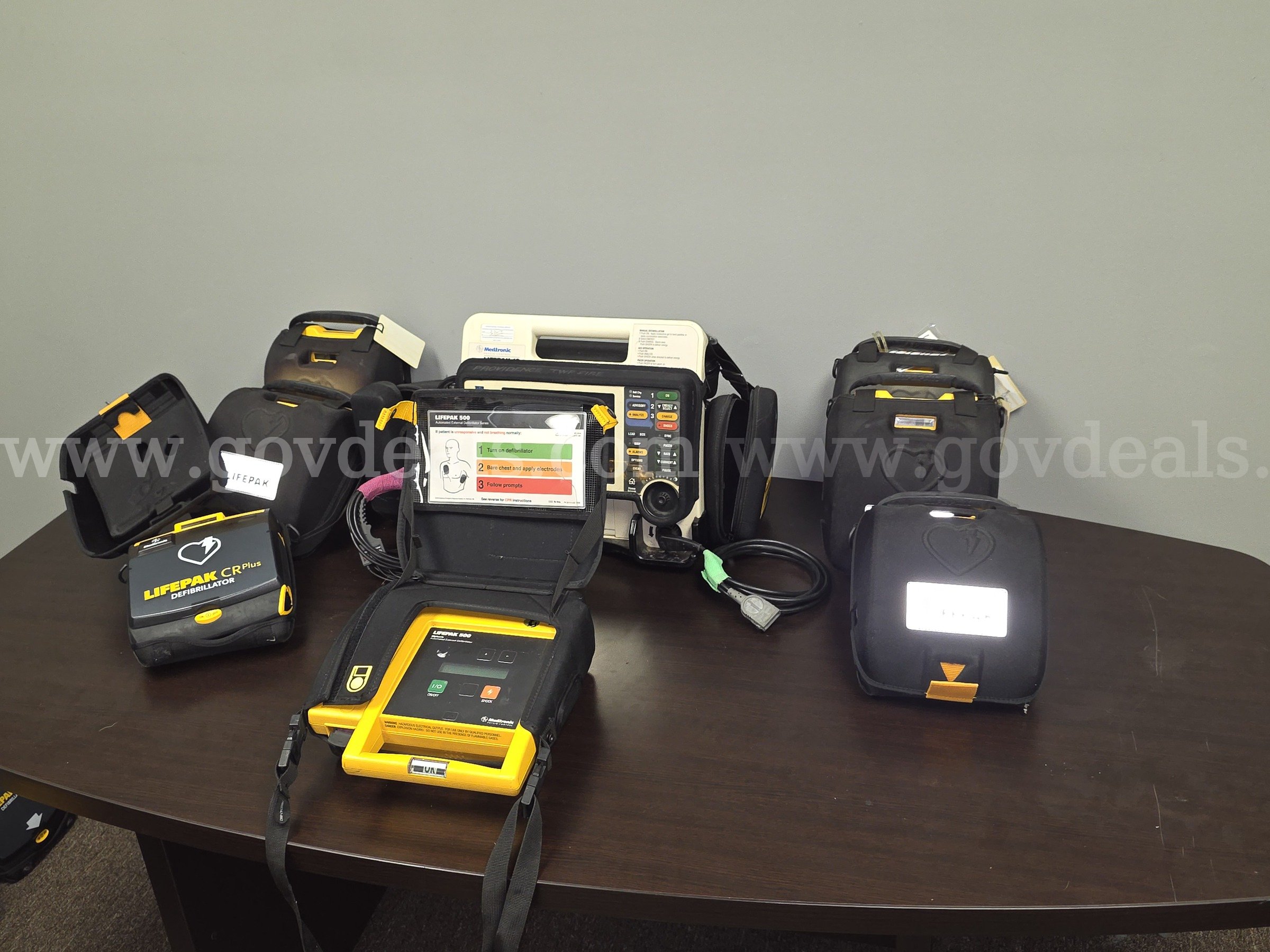 1 LifePak-12 with Defib cable and 4 Lead cable, NO Batteries for the LP-12, 6 CR+ AEDs,1 LifePak500 AED, Physio Control LifePak-12, CR+, LifePak500 Government Surplus Auction - Photo #2