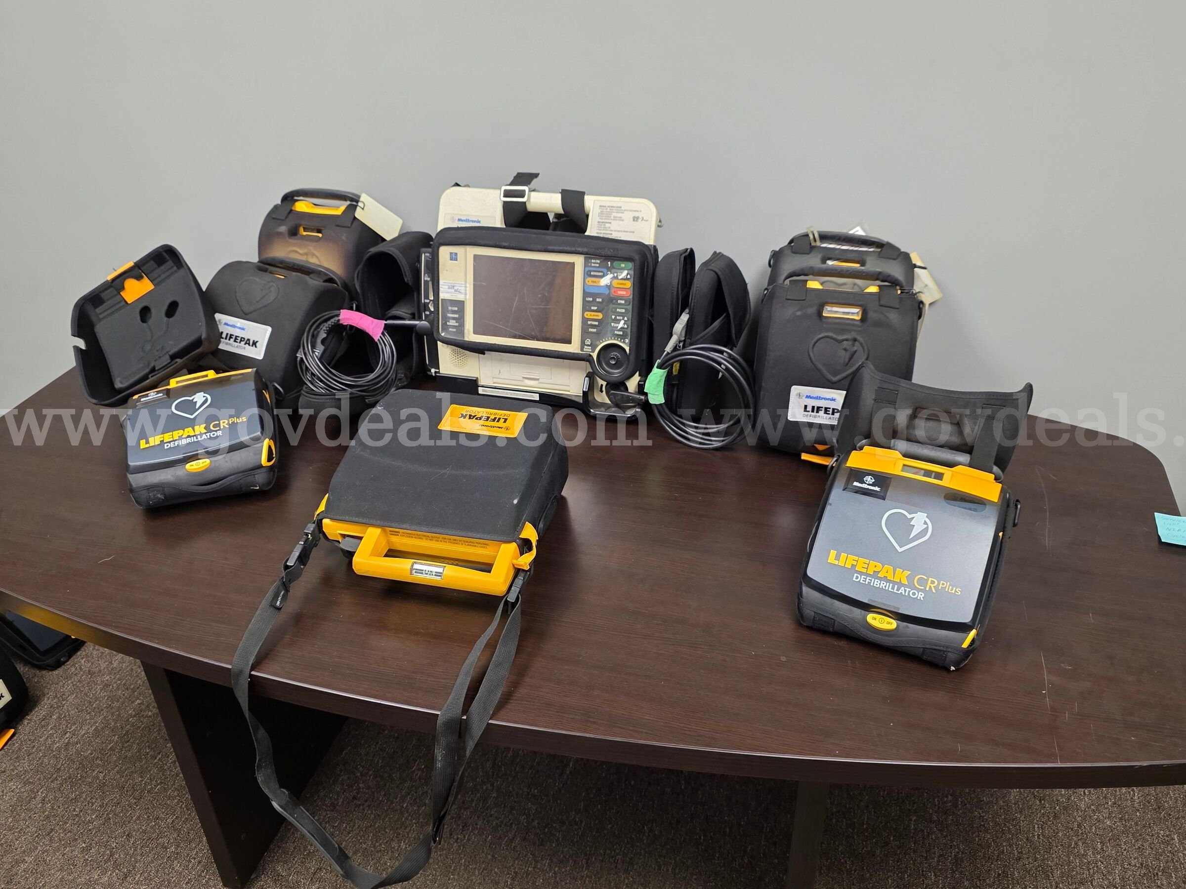 1 LifePak-12 with Defib cable and 4 Lead cable, NO Batteries for the LP-12, 6 CR+ AEDs,1 LifePak500 AED, Physio Control LifePak-12, CR+, LifePak500 Government Surplus Auction - Primary Photo
