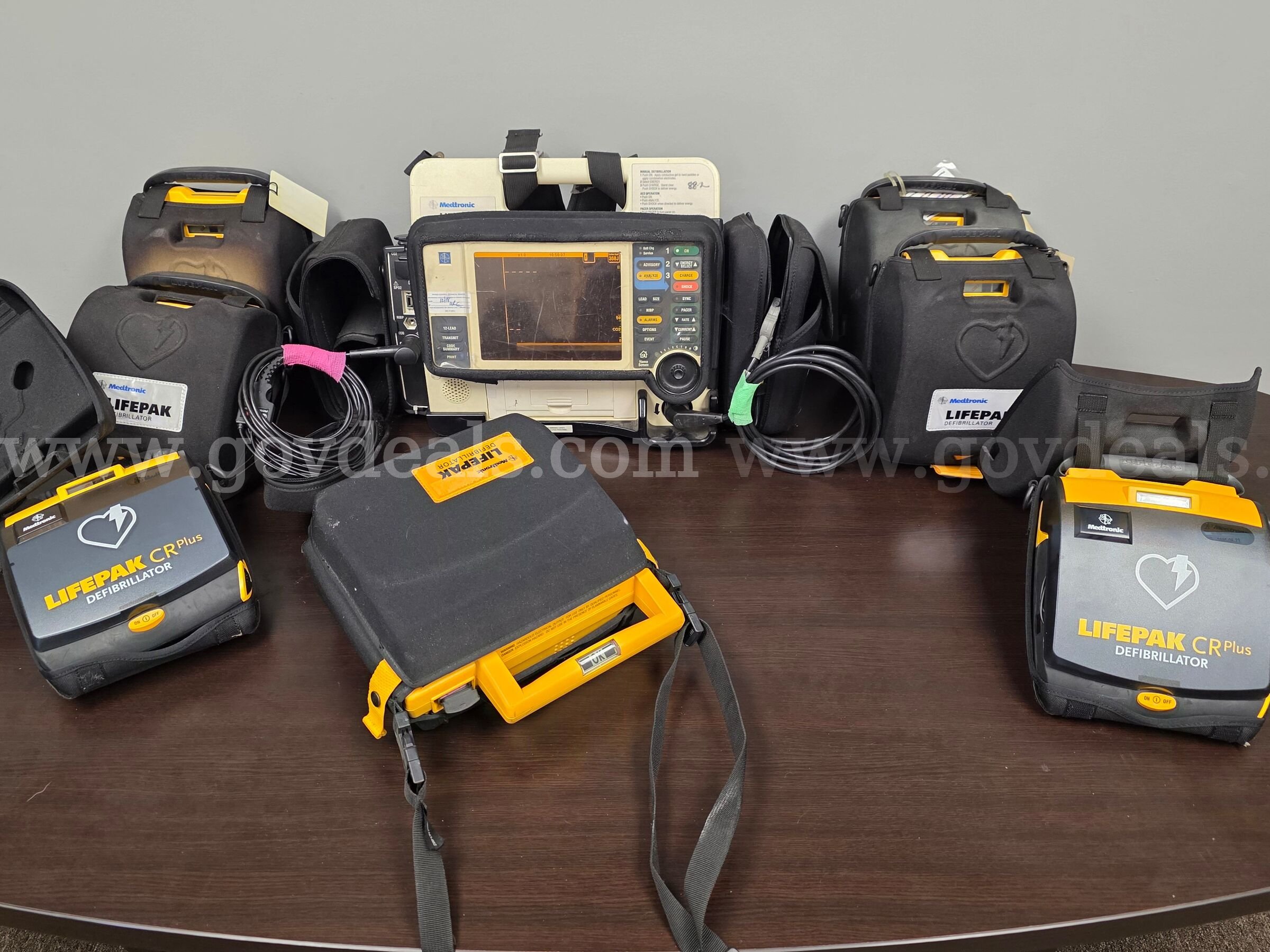 1 LifePak-12 with Defib cable and 4 Lead cable, NO Batteries for the LP-12, 6 CR+ AEDs,1 LifePak500 AED, Physio Control LifePak-12, CR+, LifePak500 Government Surplus Auction - Photo #3