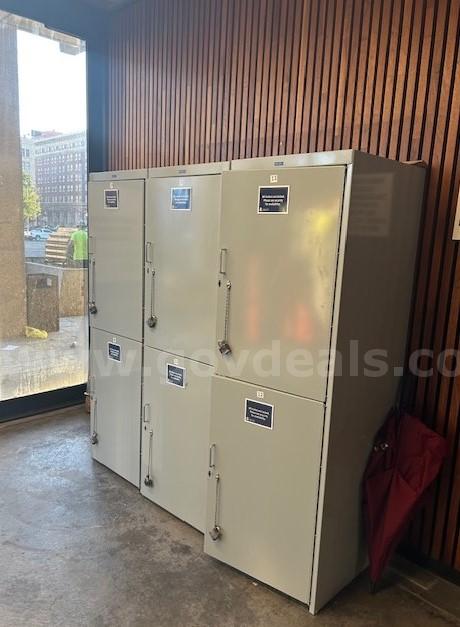 6 Double Bin Metal Lockers   Government Surplus Auction - Photo #2