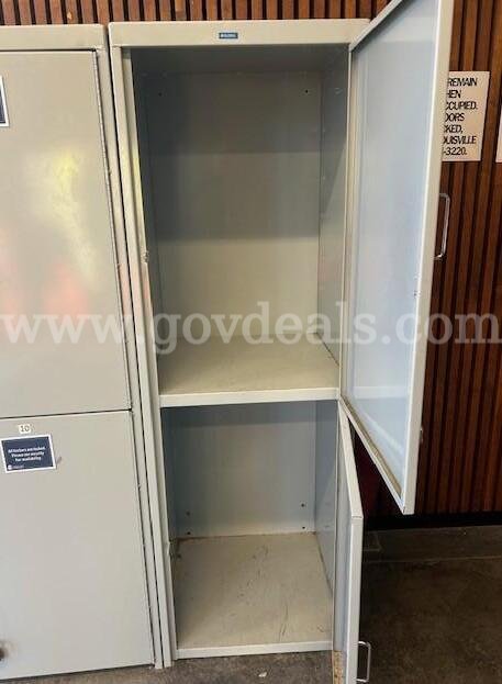 6 Double Bin Metal Lockers   Government Surplus Auction - Photo #3