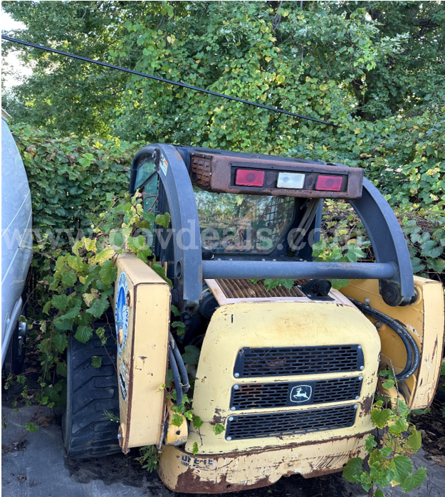 John Deere 250 Series II John Deere 250 Government Surplus Auction - Primary Photo