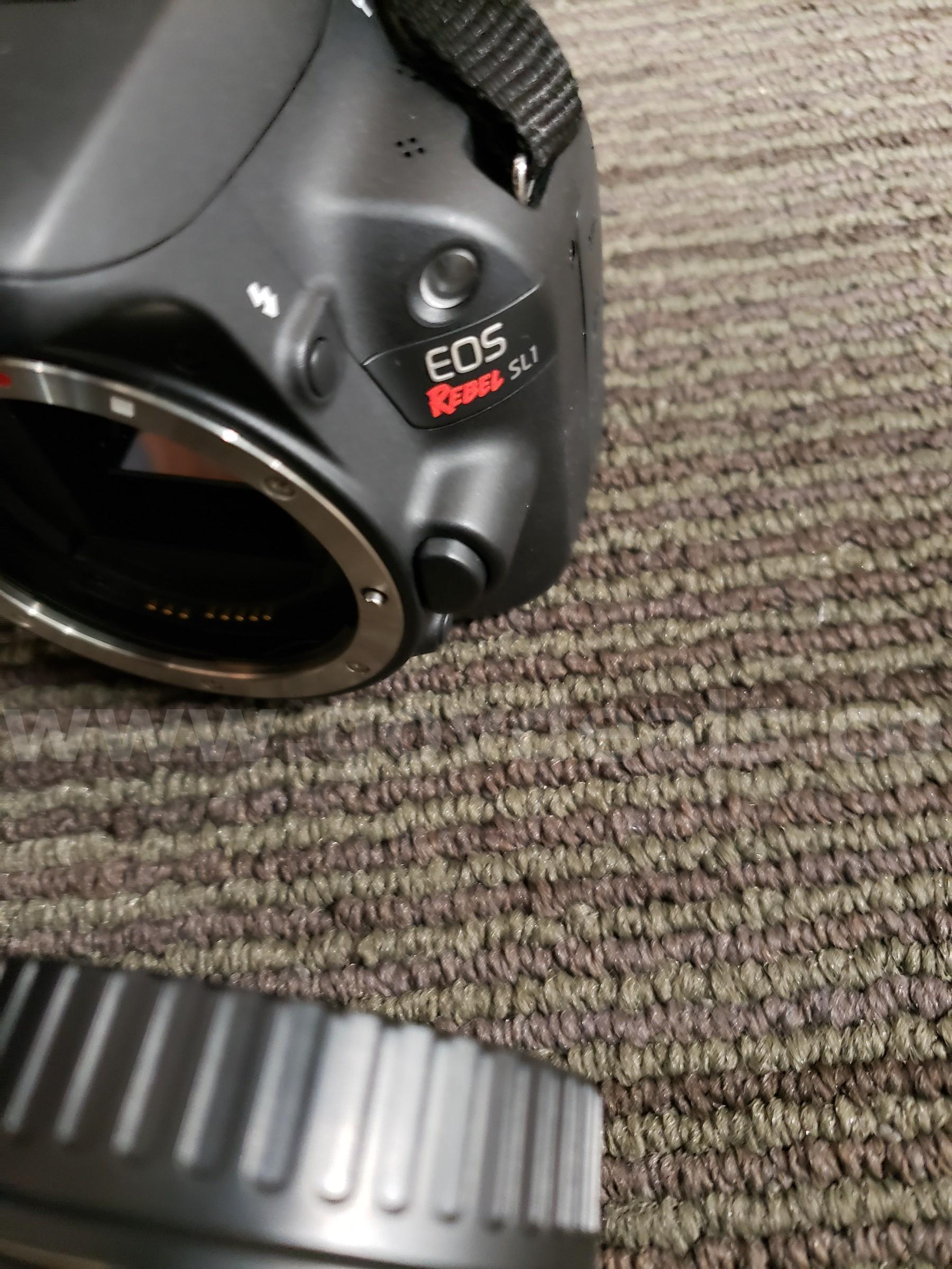 Canon SL1 camera and lens Canon  Government Surplus Auction - Photo #2