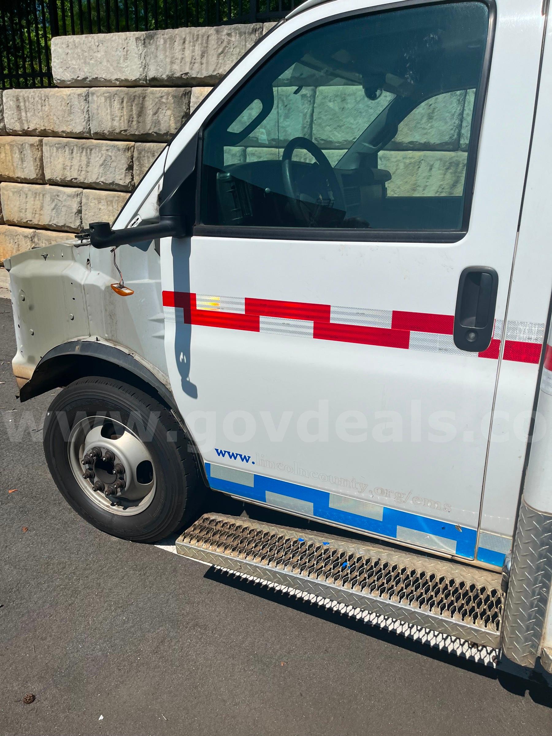 2017 Chevrolet Express Chevrolet Express Government Surplus Auction - Photo #6