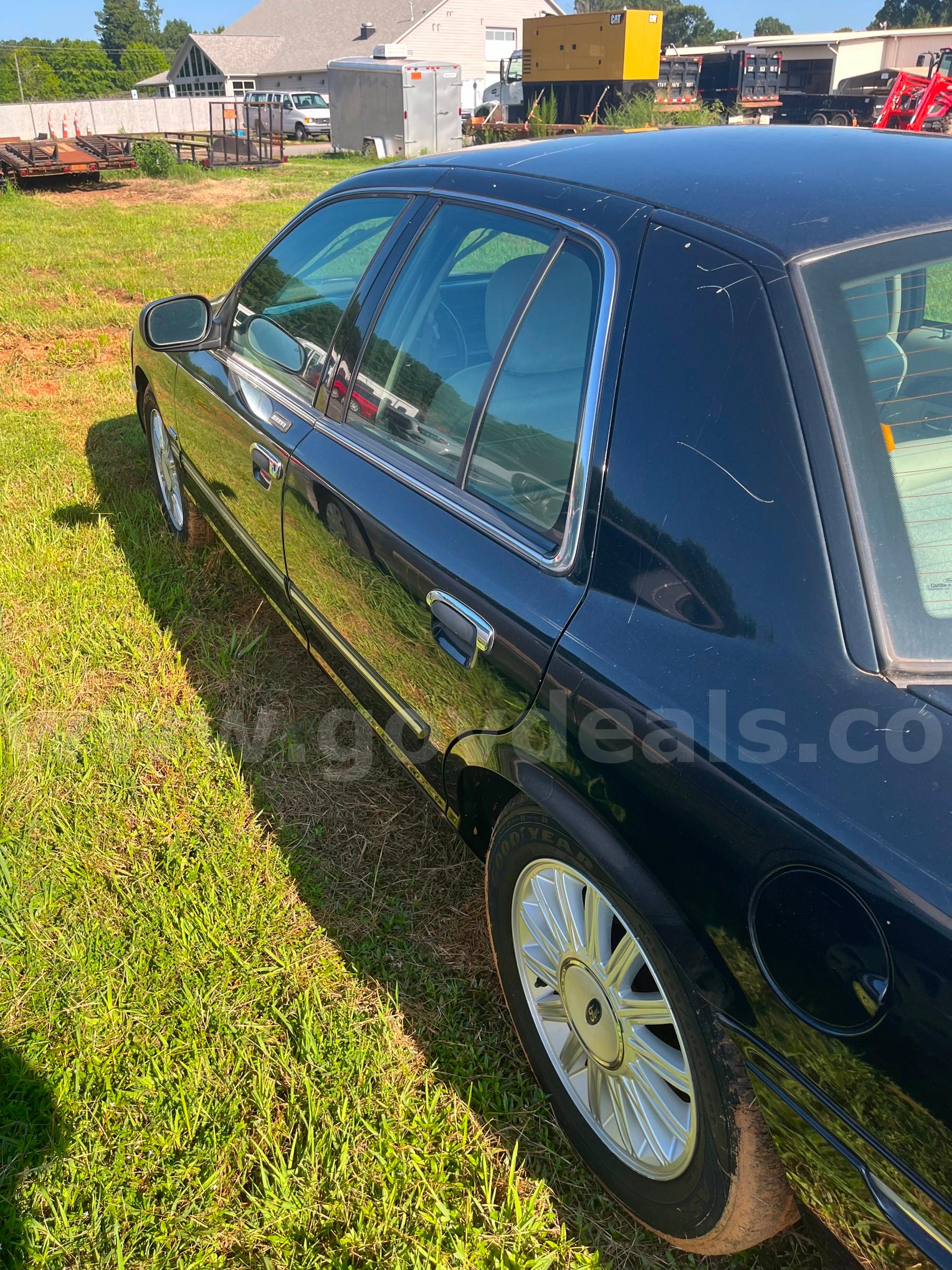 2010 Mercury Grand Marquis Mercury Grand Marquis Government Surplus Auction - Photo #6