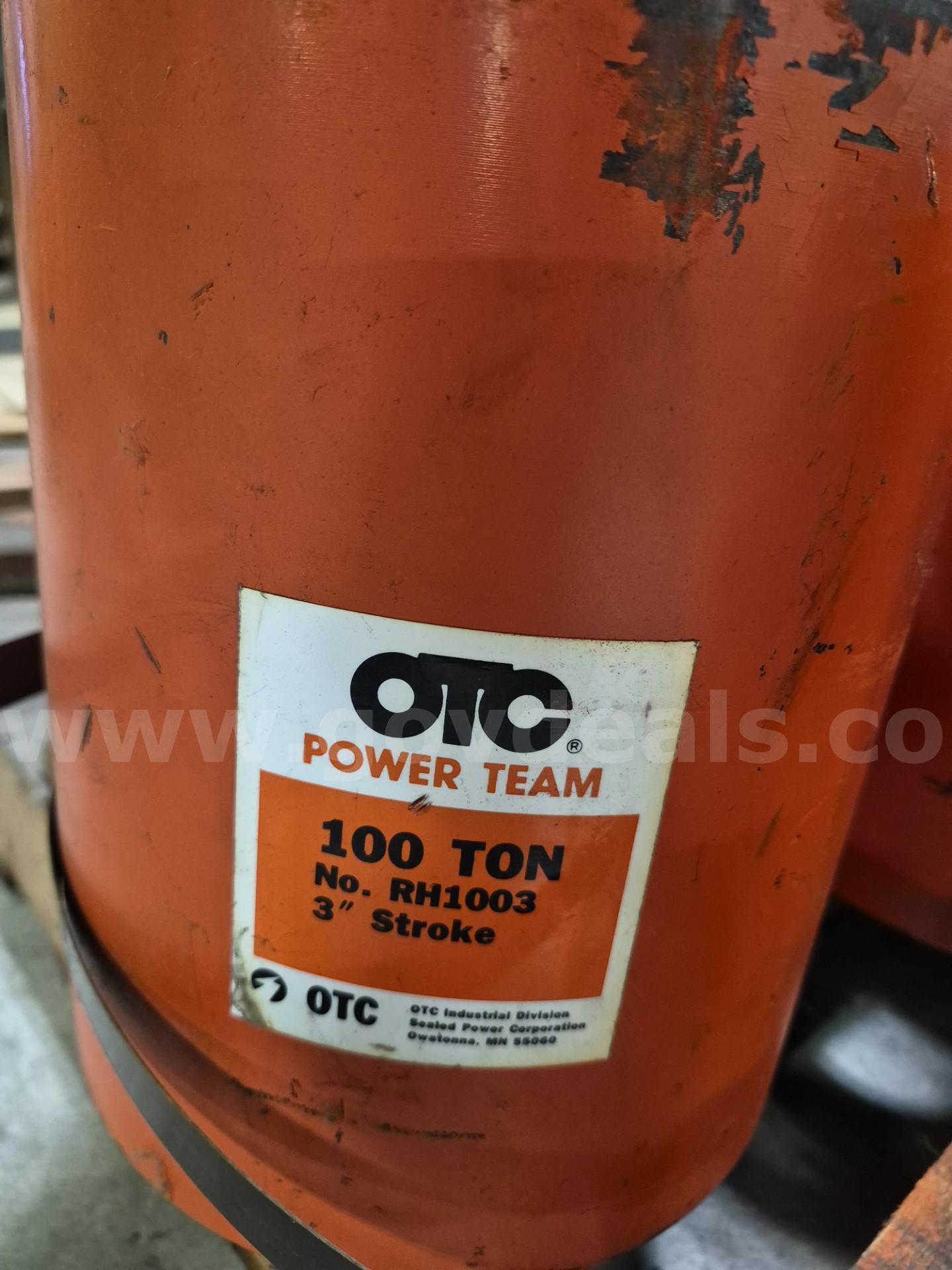 100 TON JACKS USED GOOD CONDITION ENERPAC 100 Government Surplus Auction - Primary Photo