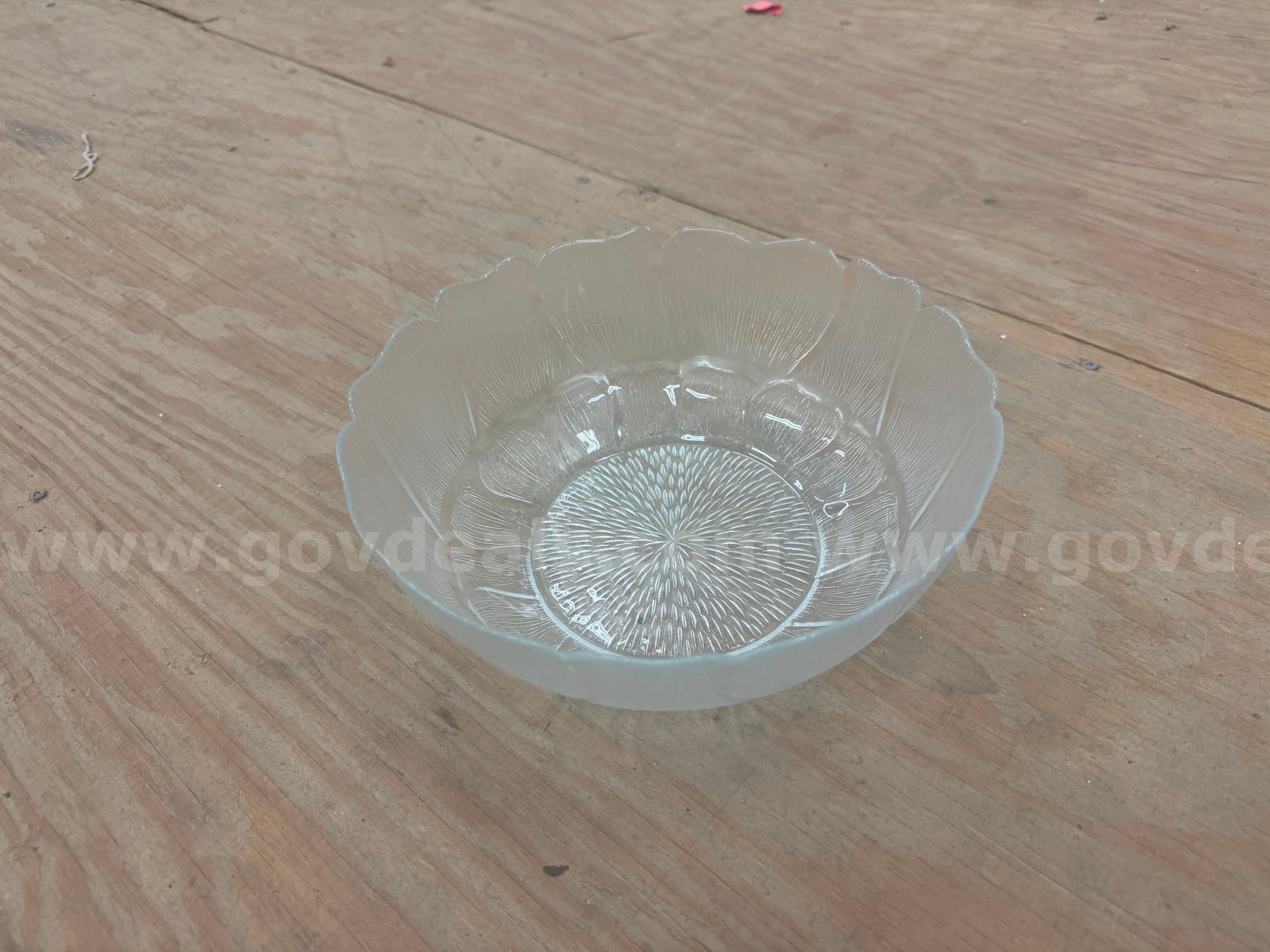 Glass Serving Bowls (1 Lot of 8)   Government Surplus Auction - Photo #2
