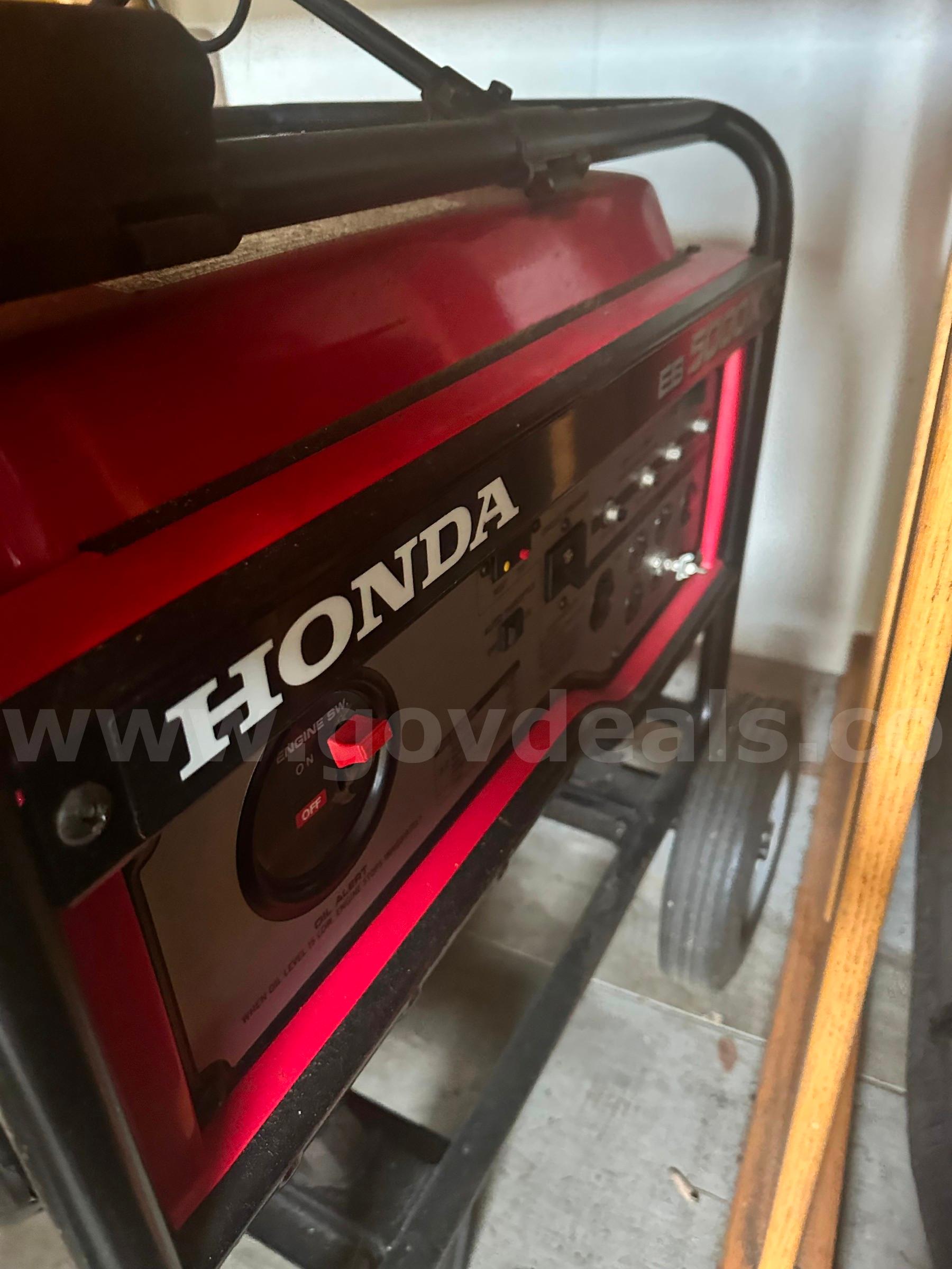 Honda EB5000X Portable industrial Generator Honda EB5000X Government Surplus Auction - Photo #5