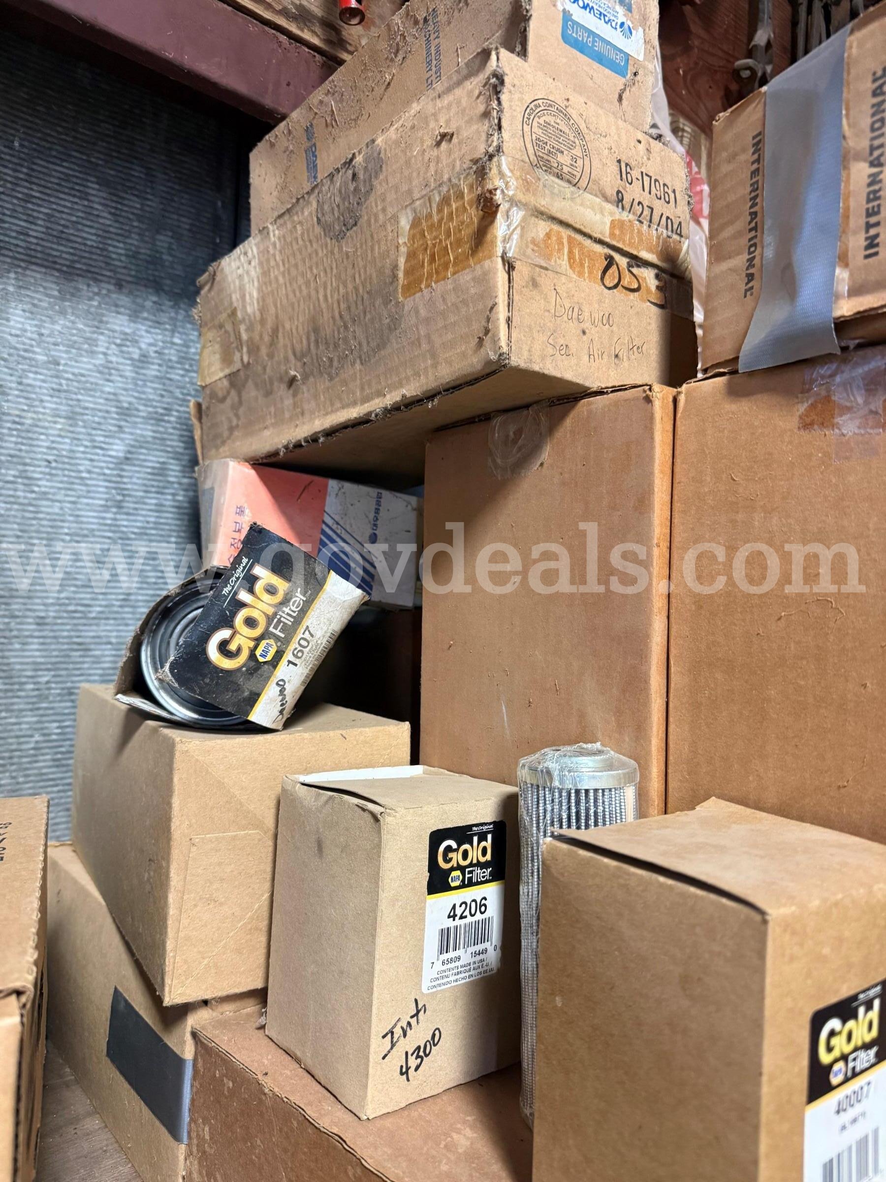 Air and Oil Filters   Government Surplus Auction - Photo #2