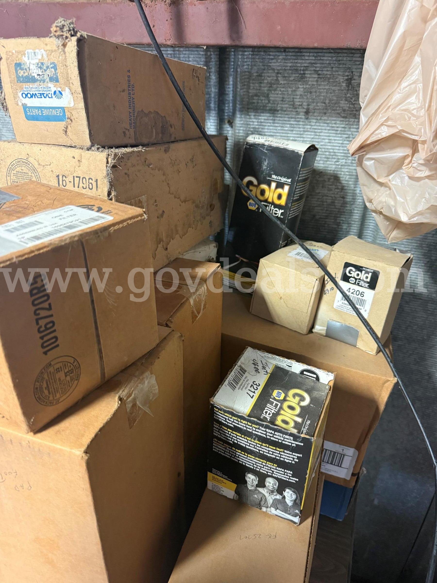 Air and Oil Filters   Government Surplus Auction - Photo #3
