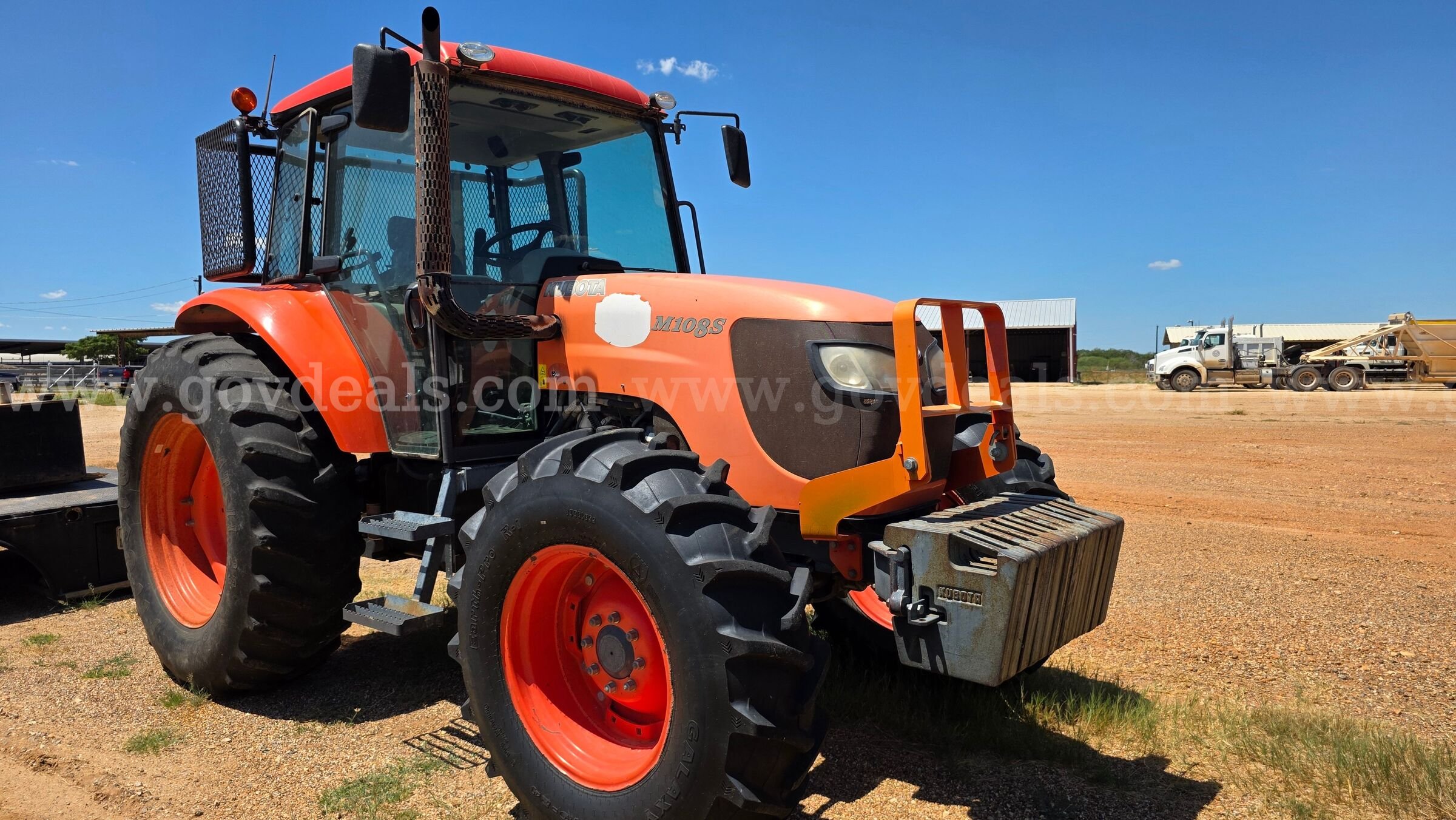 Kubota 108S Tractor Kubota 108S Government Surplus Auction - Photo #2