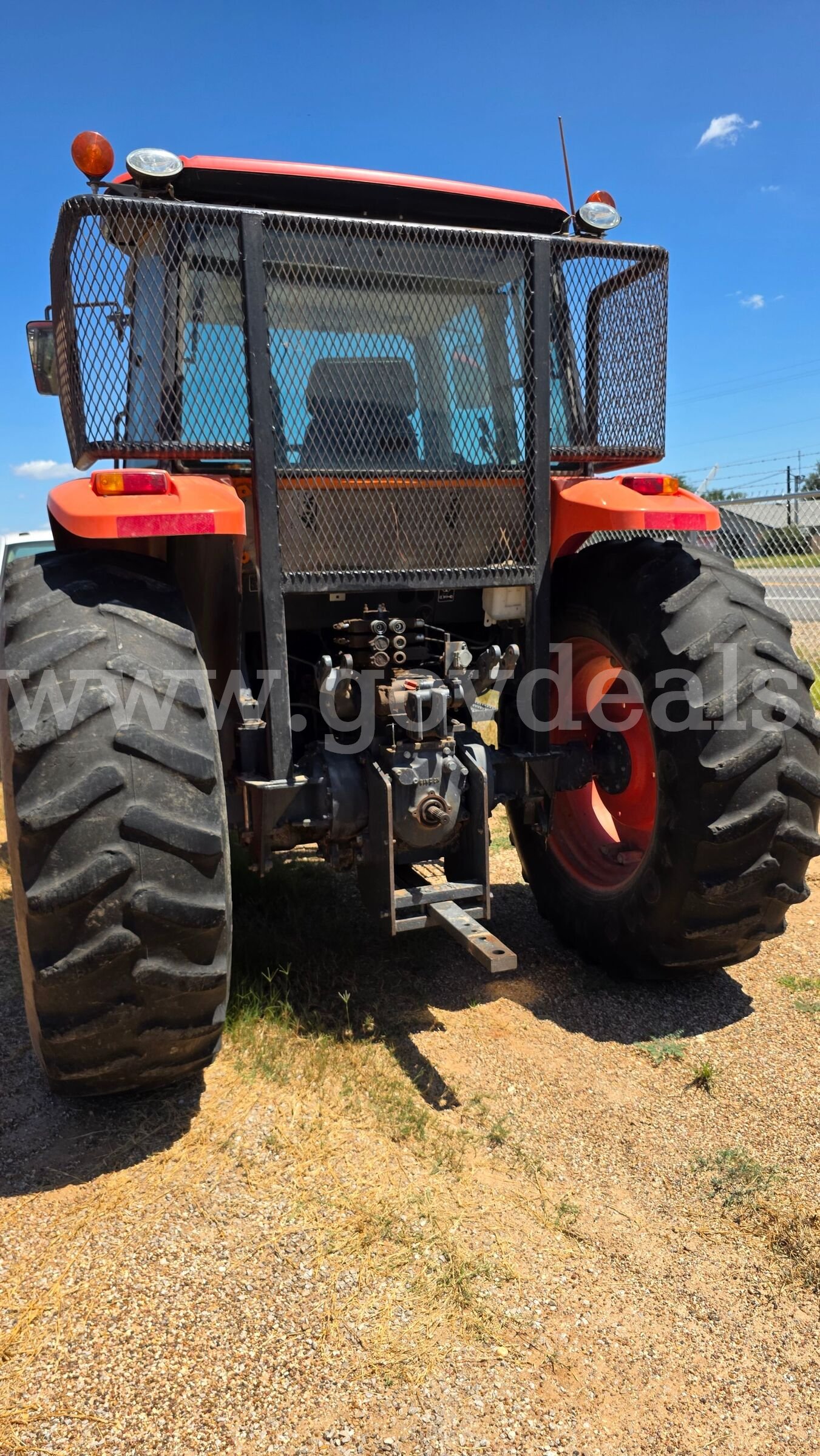 Kubota 108S Tractor Kubota 108S Government Surplus Auction - Photo #4