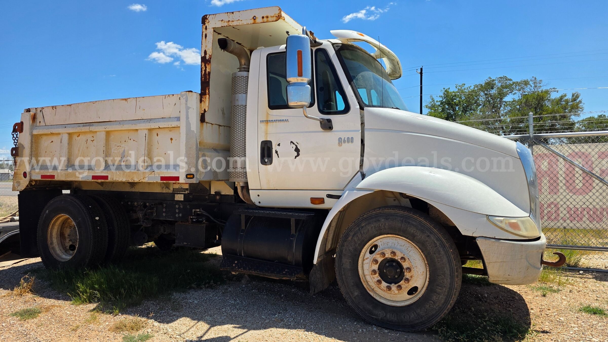 2006 International Dump Truck International 8600 Government Surplus Auction - Primary Photo