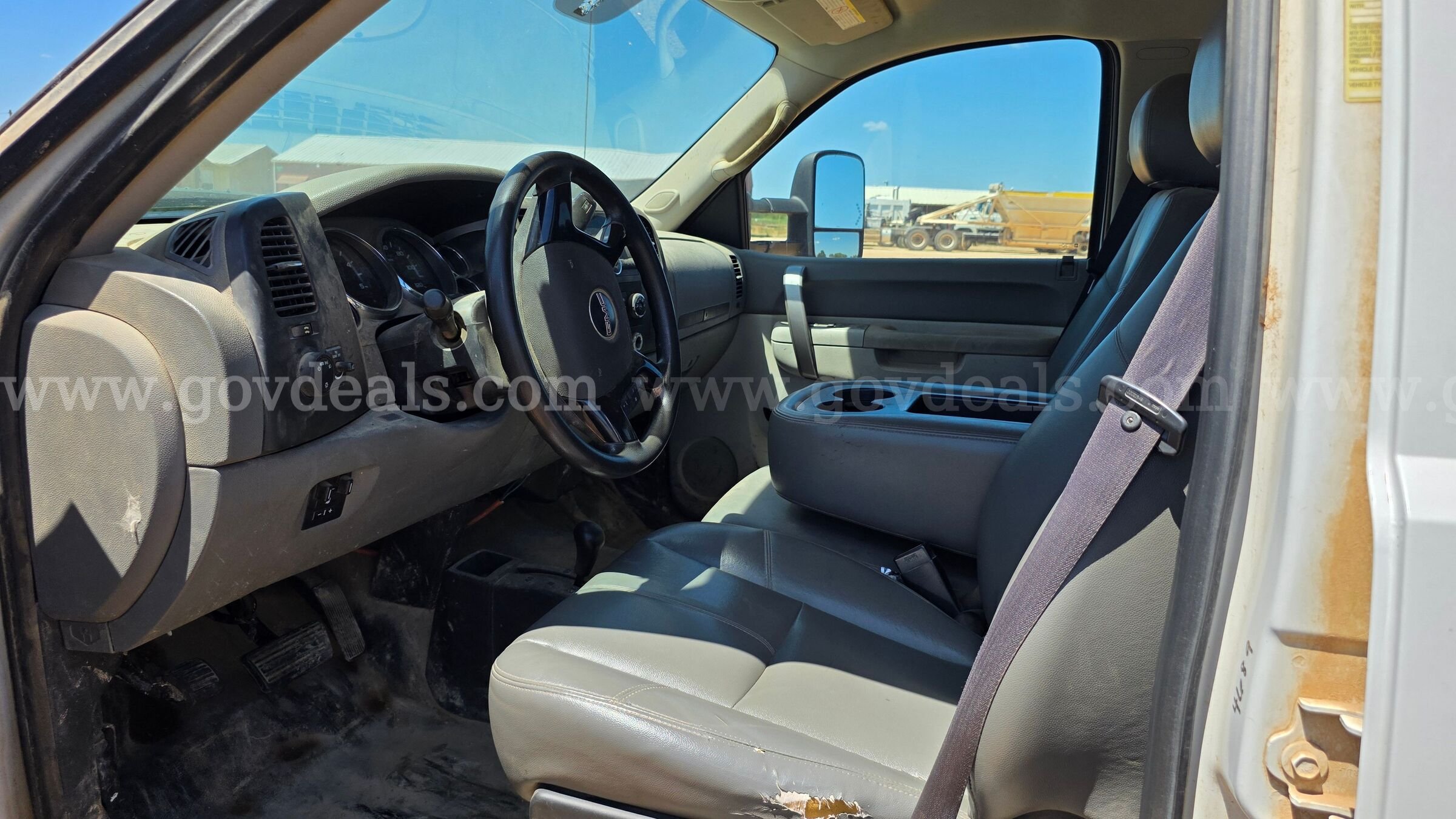 2012 GMC Sierra 3500HD Work Truck Crew Cab 4WD - CHASSIS ONLY GMC Sierra 3500HD Government Surplus Auction - Photo #4