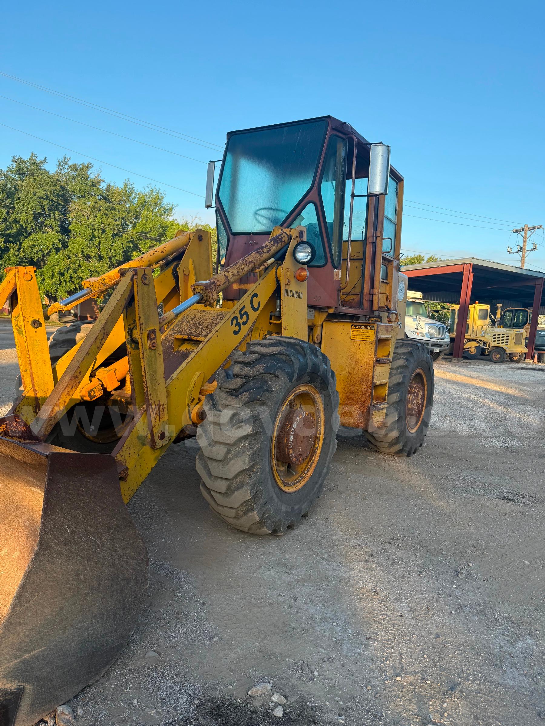 1983 Clark 35-C Loader Clark 35-c Government Surplus Auction - Photo #2