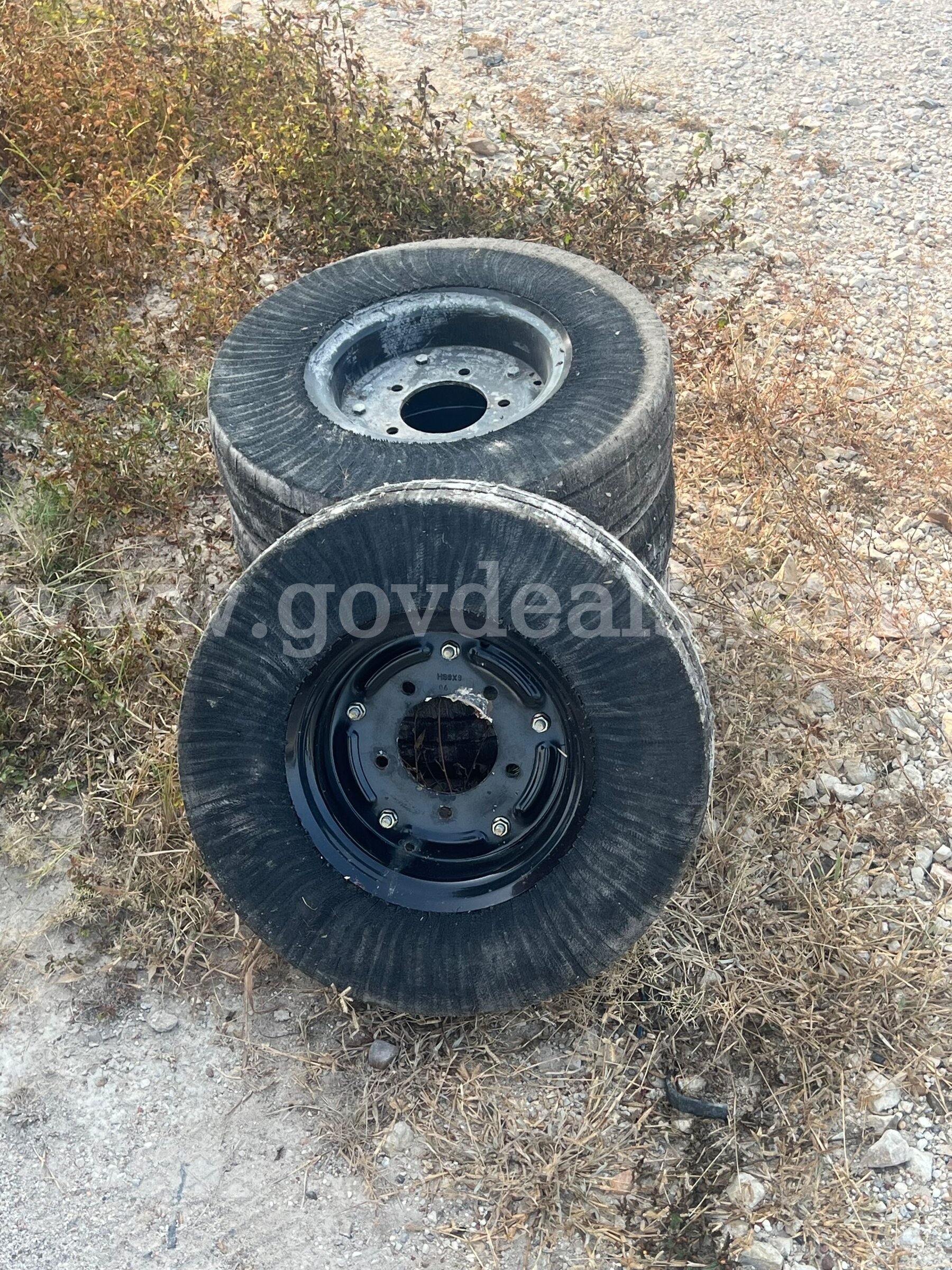 Lot of Tractor/Rotary Cutter Tires Various Various Government Surplus Auction - Photo #2