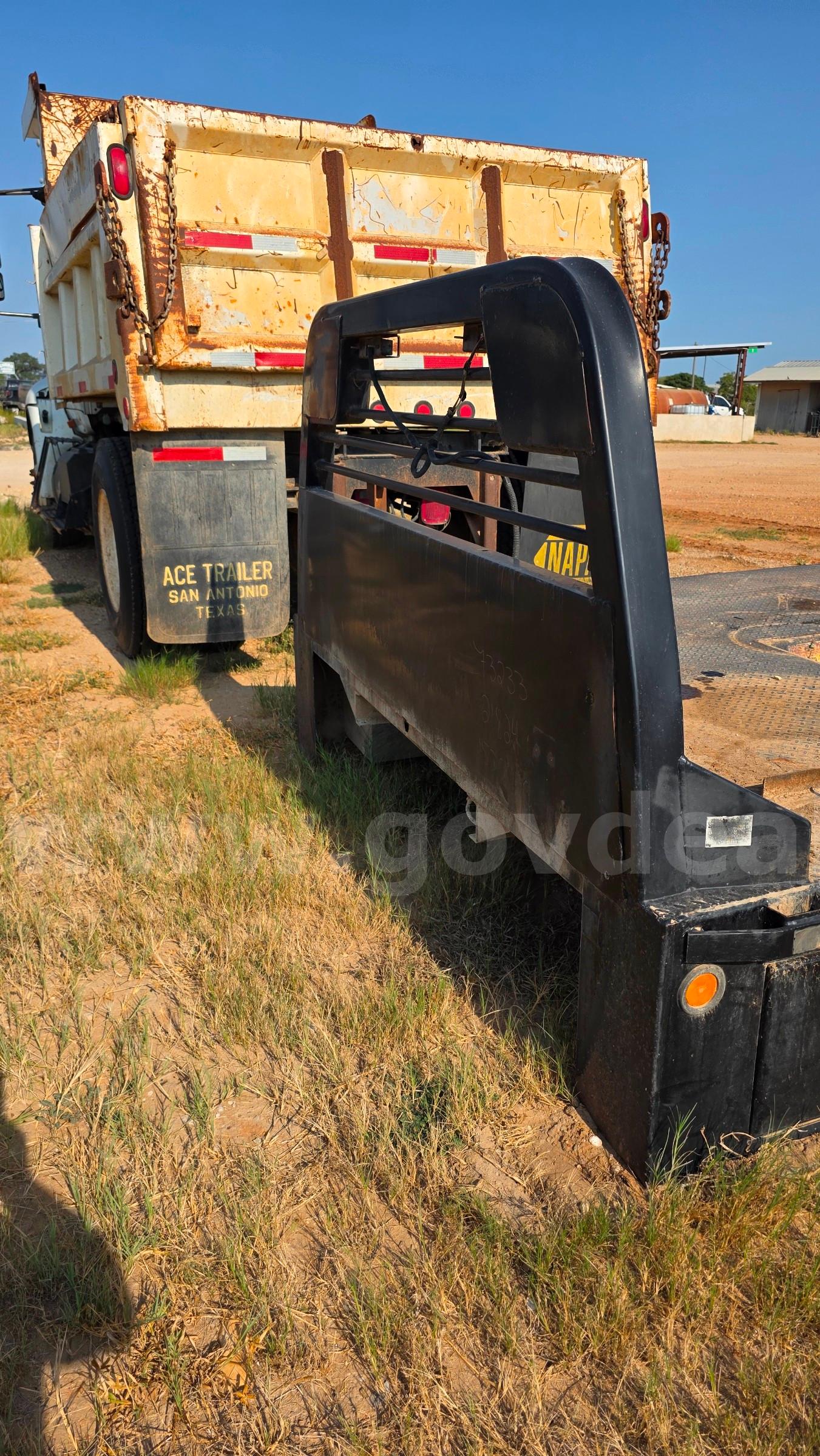 GMC 3500 Flat Bed & Chevrolet 2500 Bumper Chevrolet 3500 Government Surplus Auction - Photo #3