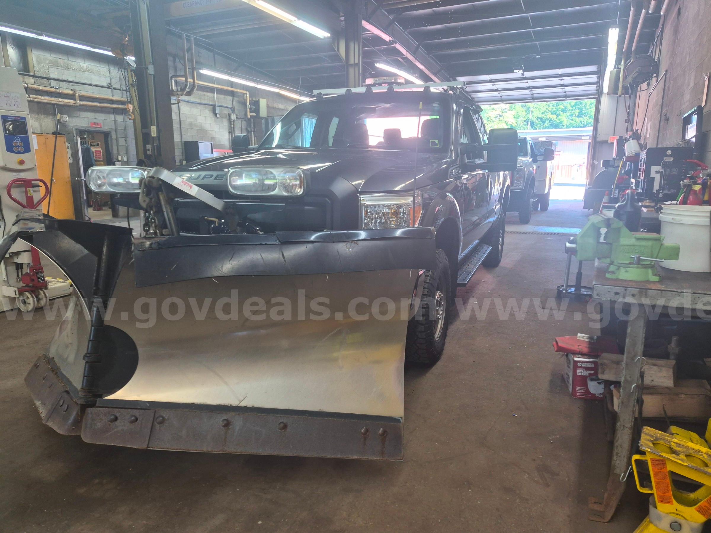 2015 Ford F-250 SD Ford F-250 Government Surplus Auction - Photo #2