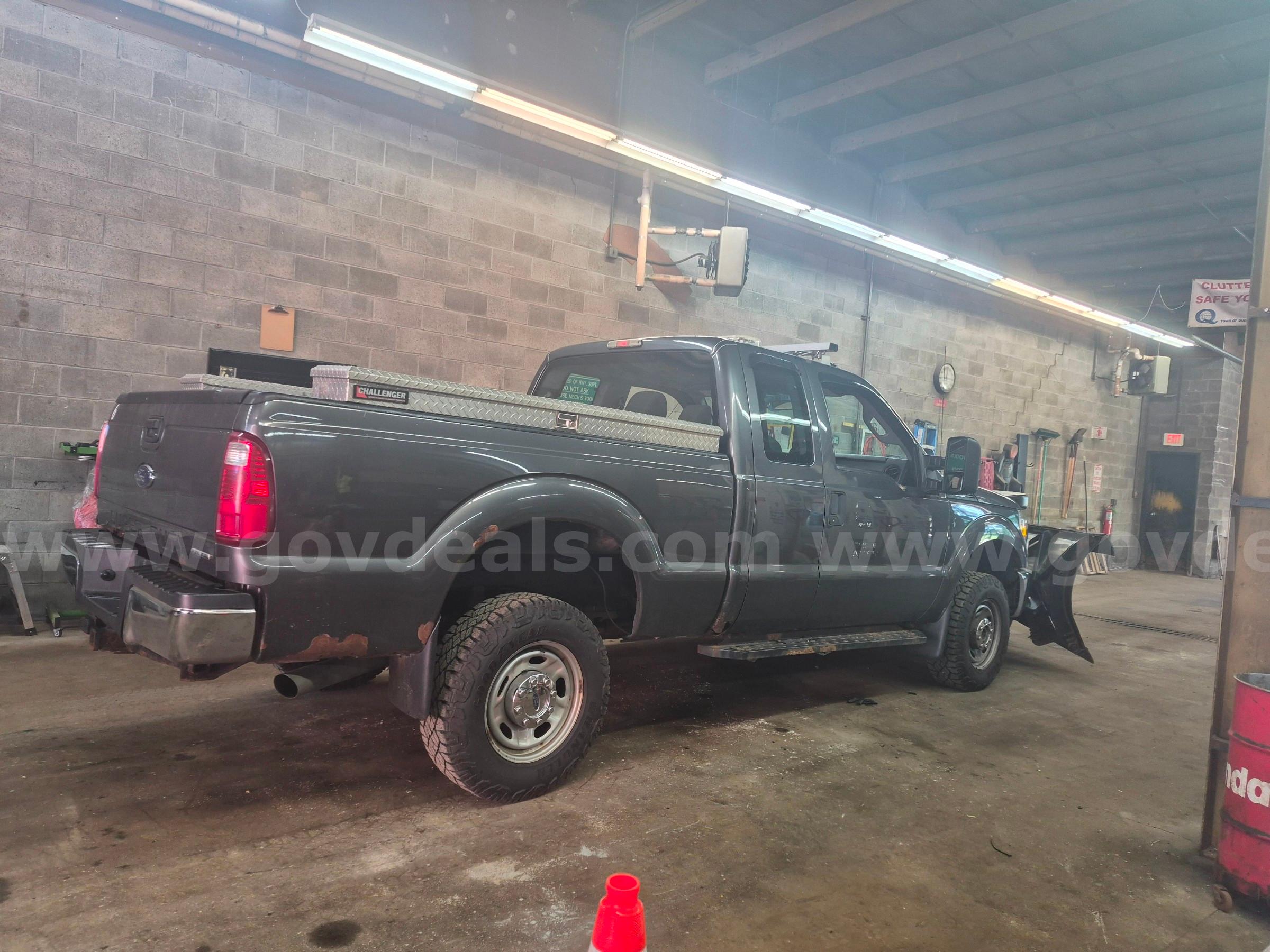2015 Ford F-250 SD Ford F-250 Government Surplus Auction - Photo #3
