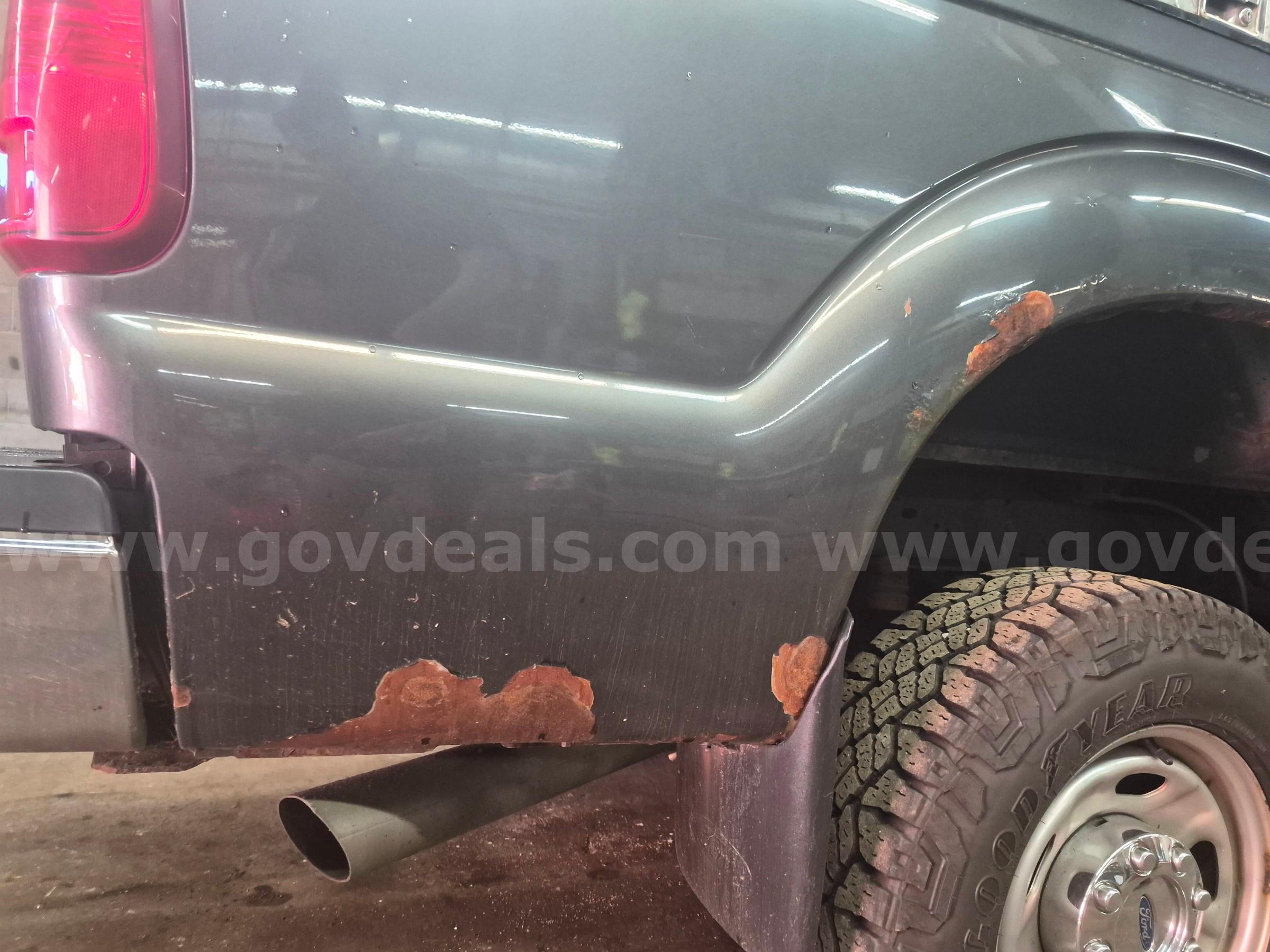 2015 Ford F-250 SD Ford F-250 Government Surplus Auction - Photo #4
