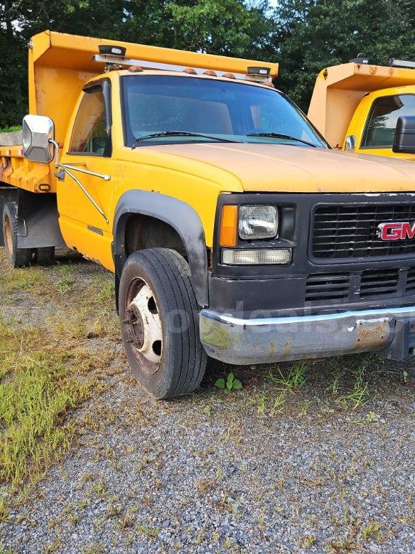 2001 GMC Sierra 3500 GMC Sierra Government Surplus Auction - Primary Photo