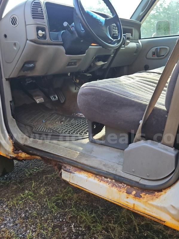 2001 GMC Sierra 3500 GMC Sierra Government Surplus Auction - Photo #6
